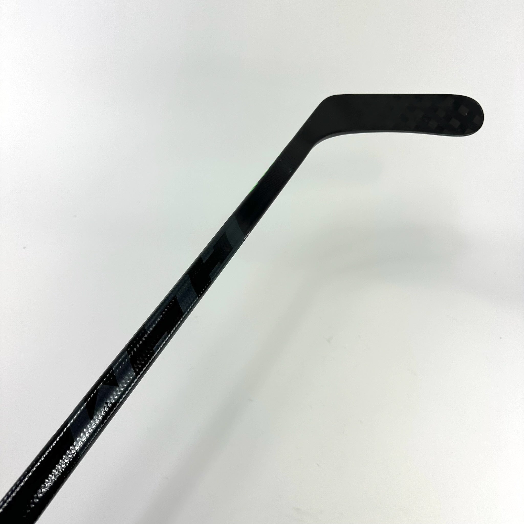 New Right CCM Trigger 6 Pro | 80 Flex Custom Curve Grip | Chaffee | K138