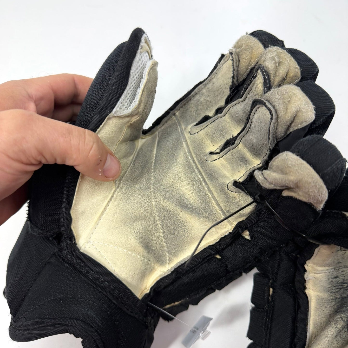 Used Black Reebok Pro Gloves | 14" | AB517