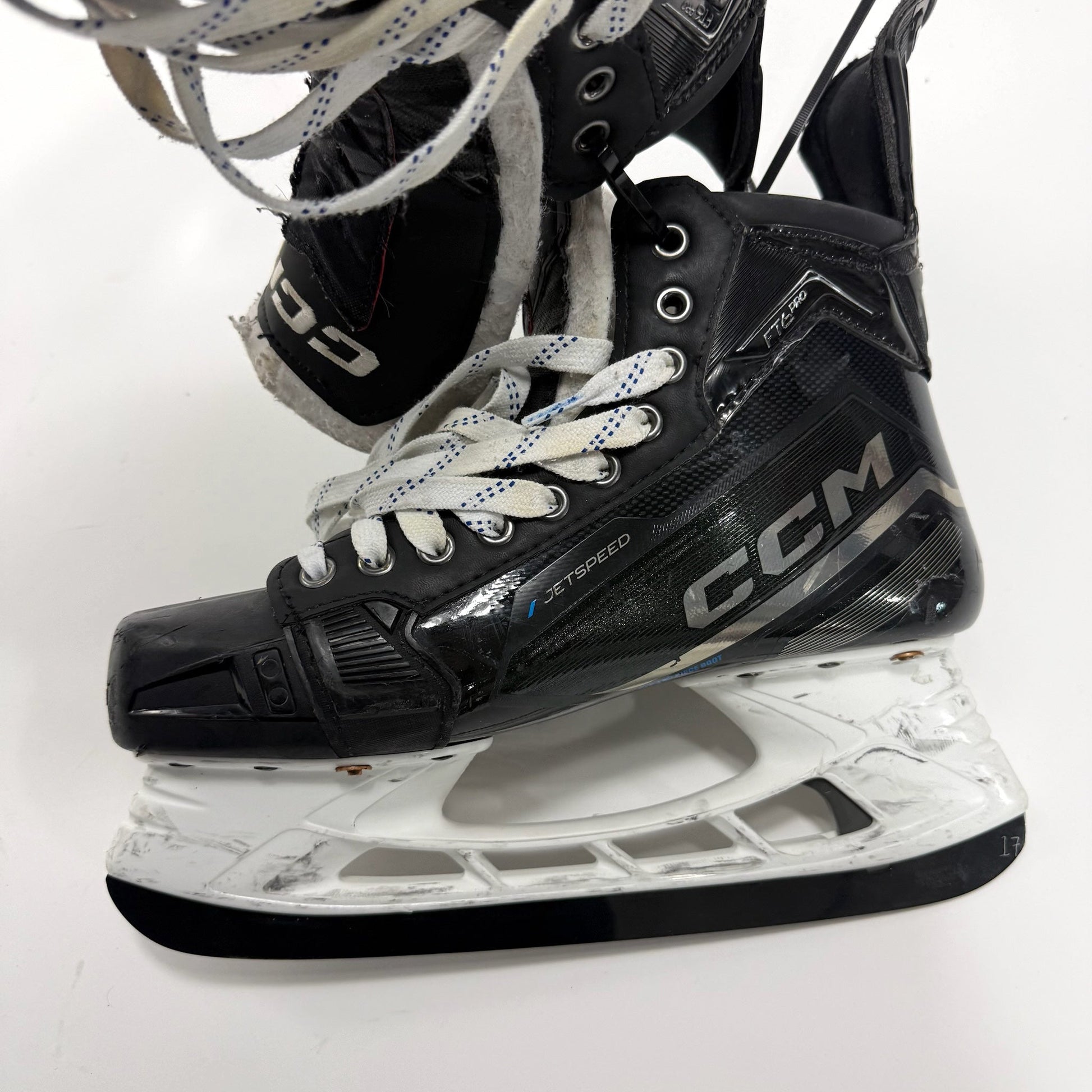 Used Black CCM Jetspeed FT6 Pro Skates | 9 3/4 D | Chicago Blackhawks Jason Dickinson | BH294 - Top Flight Hockey
