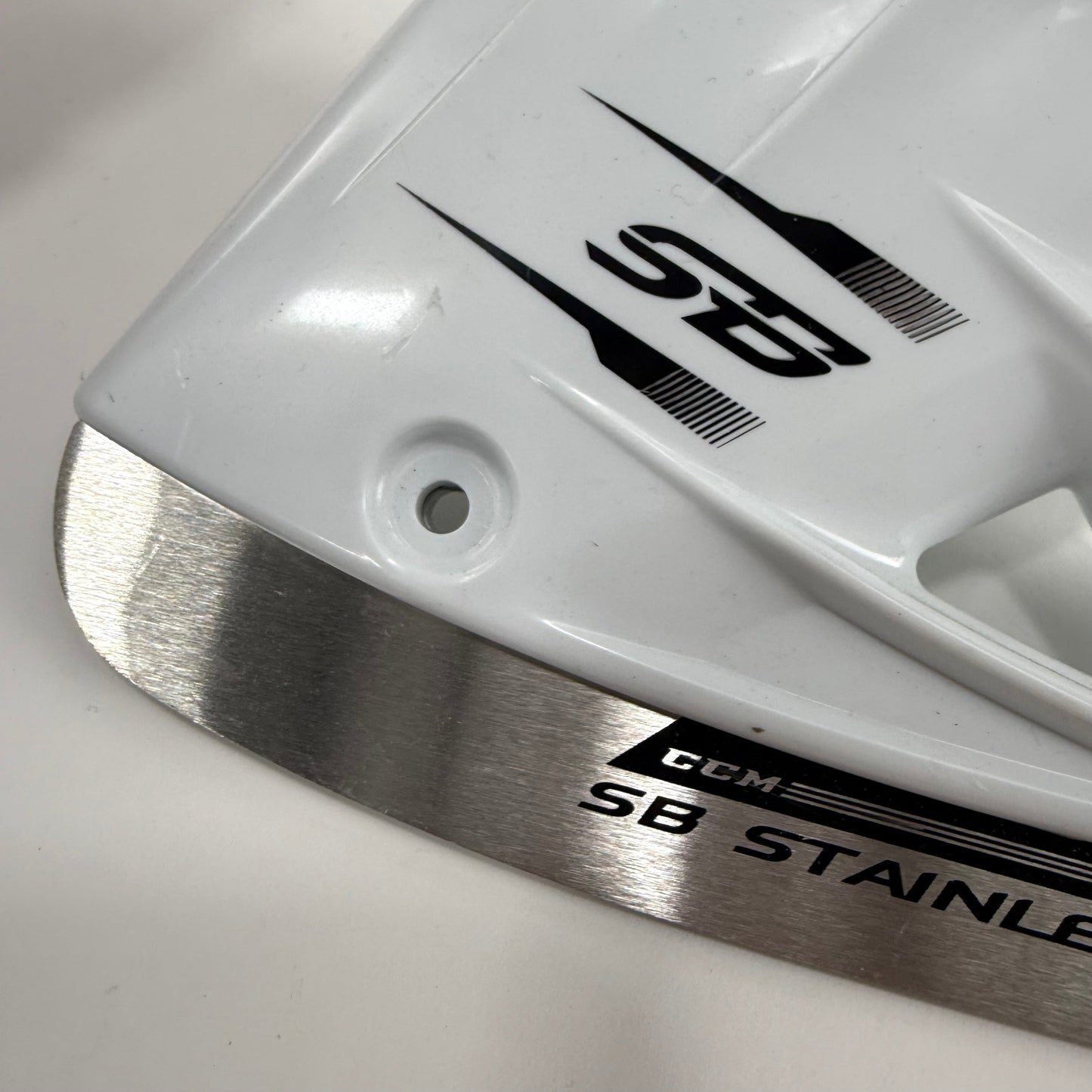 New CCM SB 4.0 Holder with Steel Right Skate | 312MM Right | J525 - Top Flight Hockey