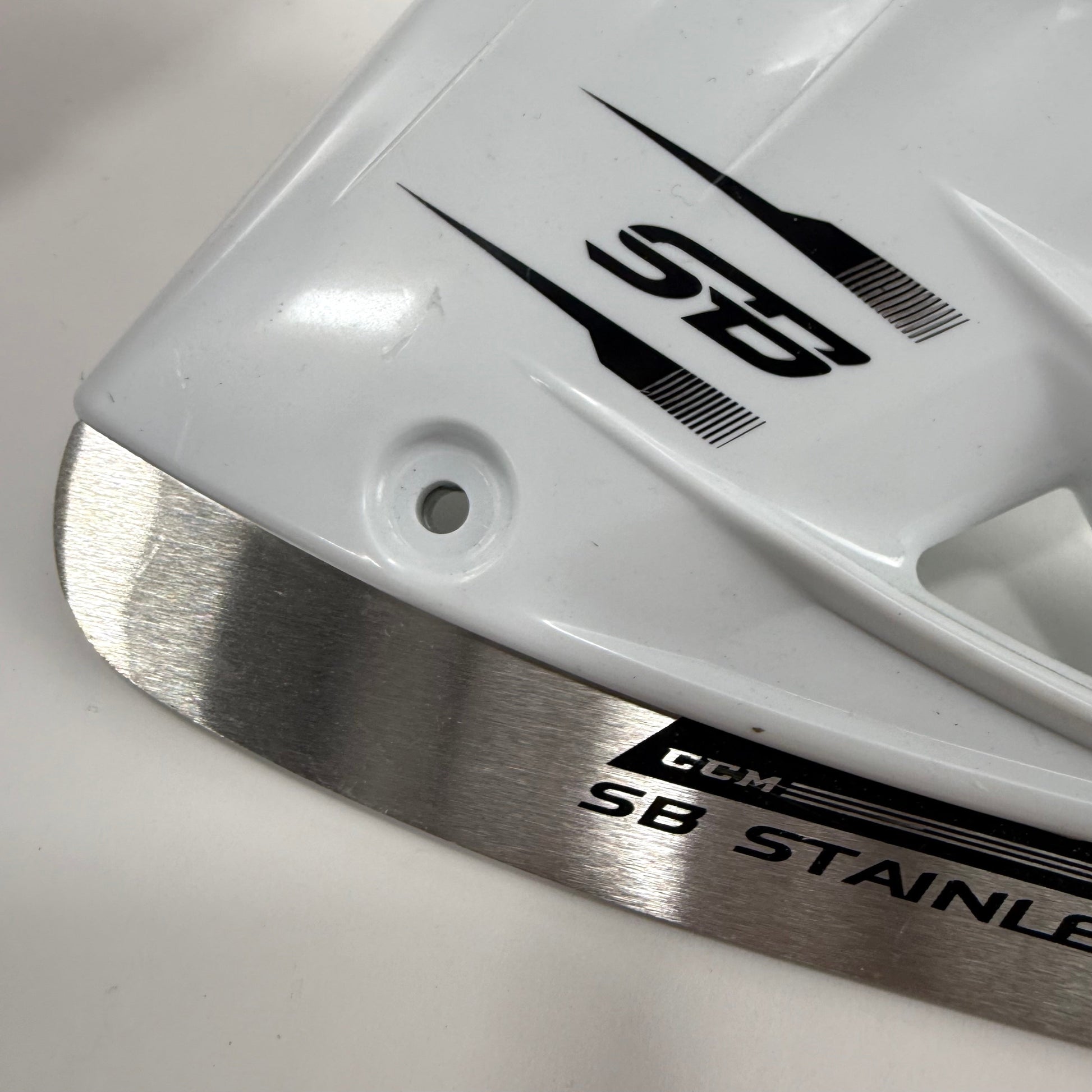 New CCM SB 4.0 Holder with Steel Right Skate | 312MM Right | J525 - Top Flight Hockey