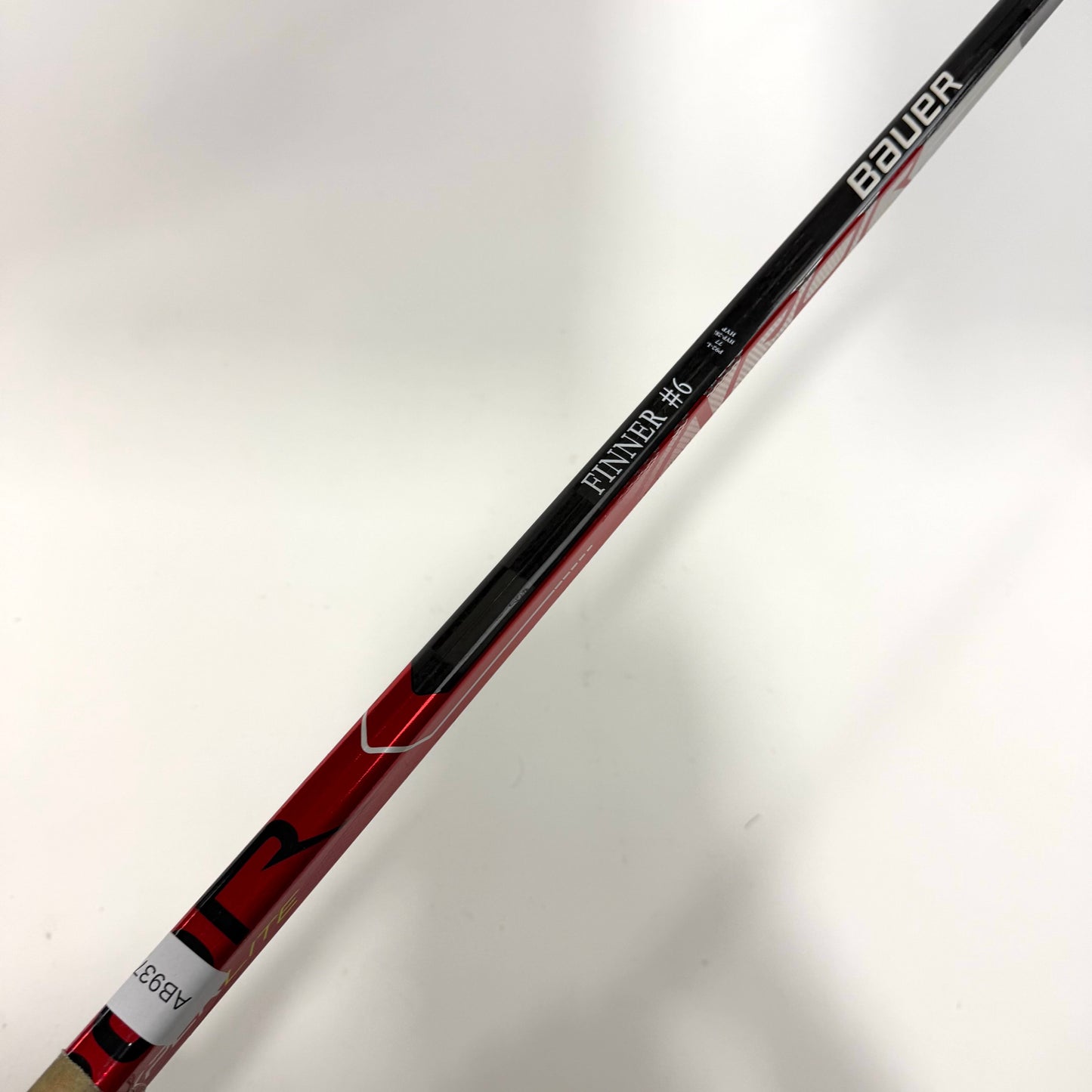 Used Left Red Bauer Vapor Hyperlite | 77 Flex P92 Curve Grip | AB937