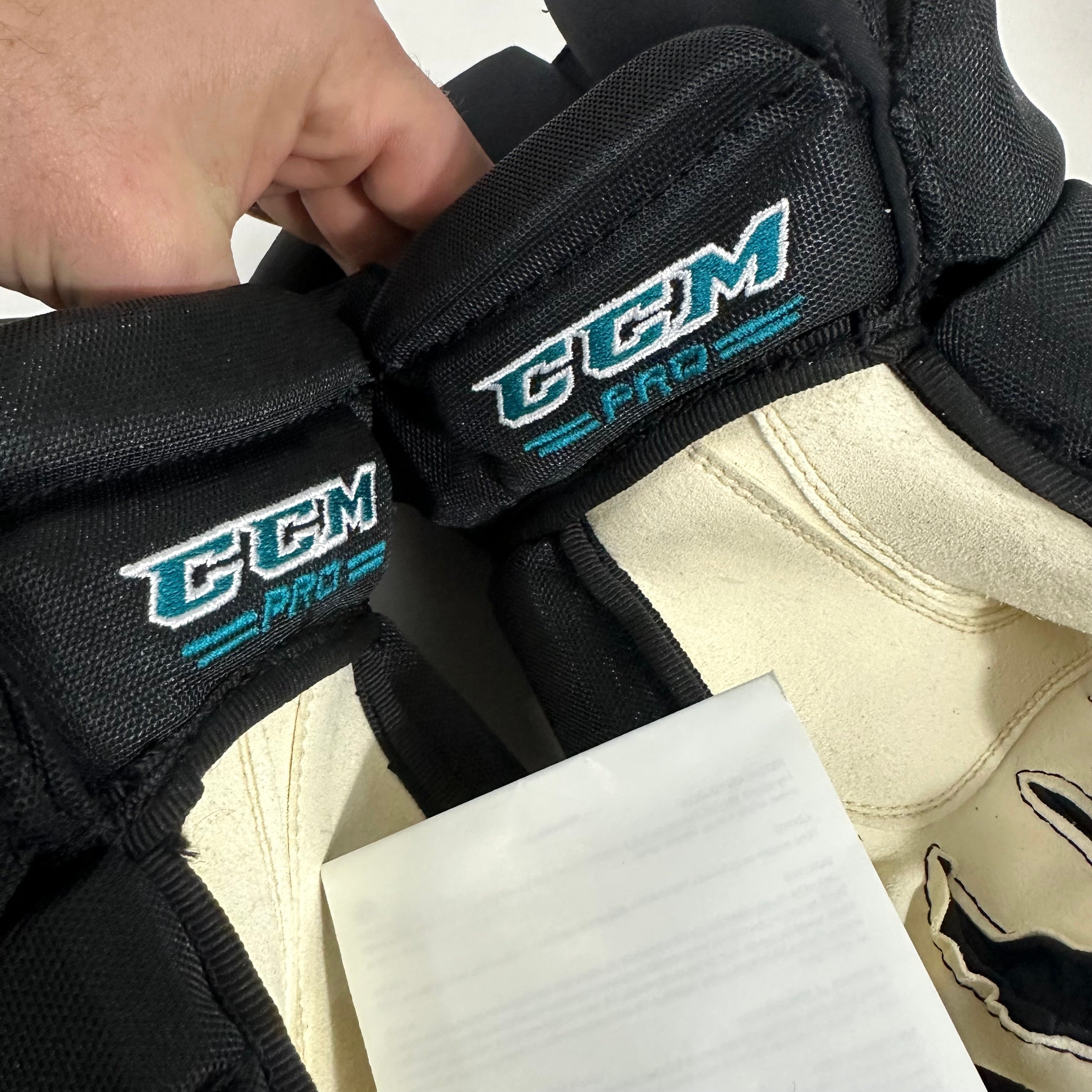 Brand New Black/Teal CCM HGTKPP Gloves 15" San Jose Sharks