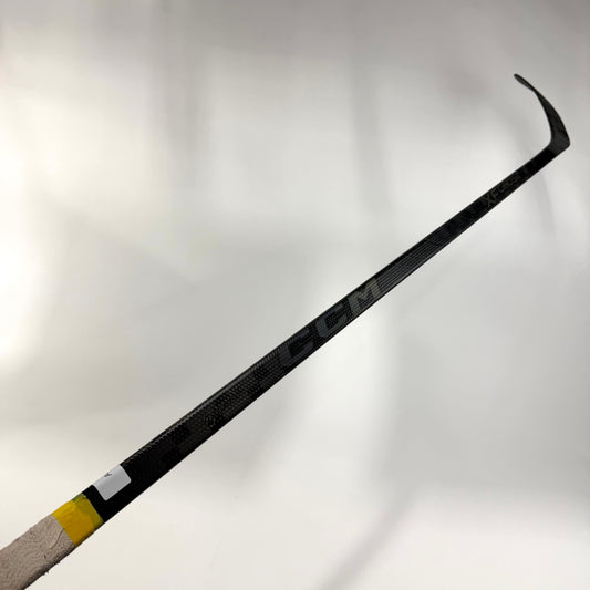 Used Right CCM Tacks XF Ghost | 75 Flex P28M Curve Grip | AB910