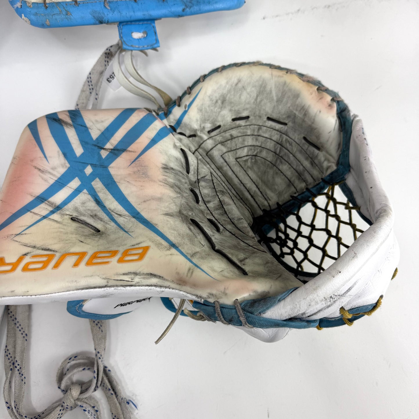 Used White/yellow/blue Bauer Vapor Hyperlite Full Right Goalie Set | 37+ (XXL)