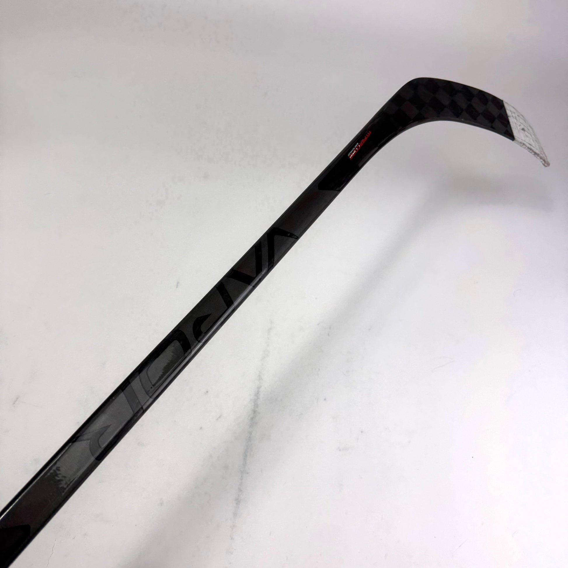 Used Left Bauer Vapor Hyperlite | 77 Flex P28 Curve Grip | J457 - Top Flight Hockey