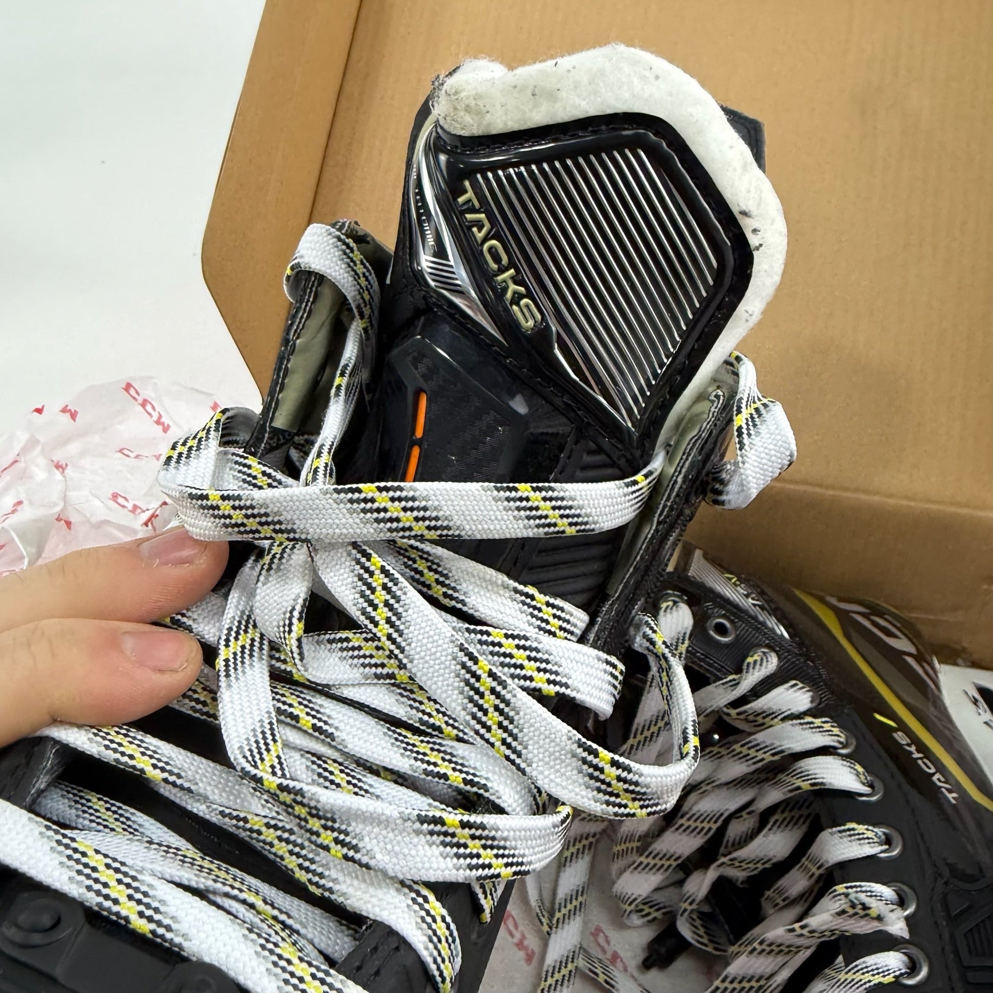 New CCM Tacks ASV Pro | Int 5.5R | F440 - Top Flight Hockey