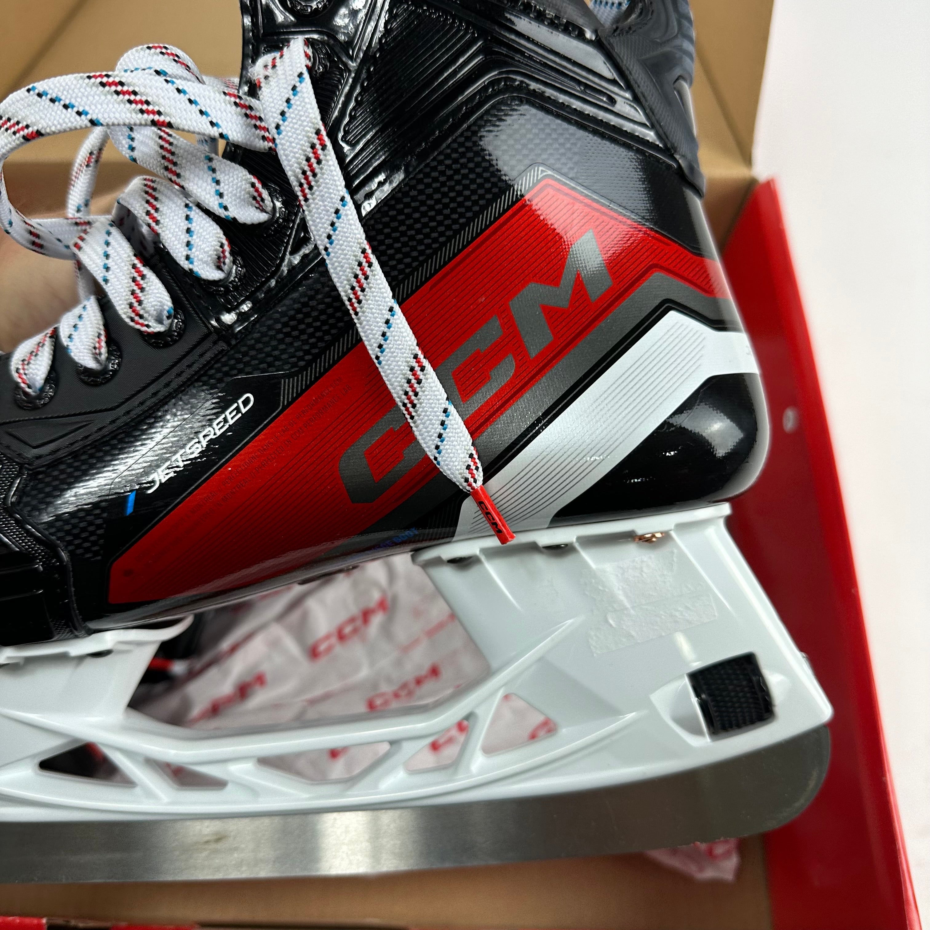 Brand New CCM FT6 Hockey Skates - Size 8 Regular - #K33