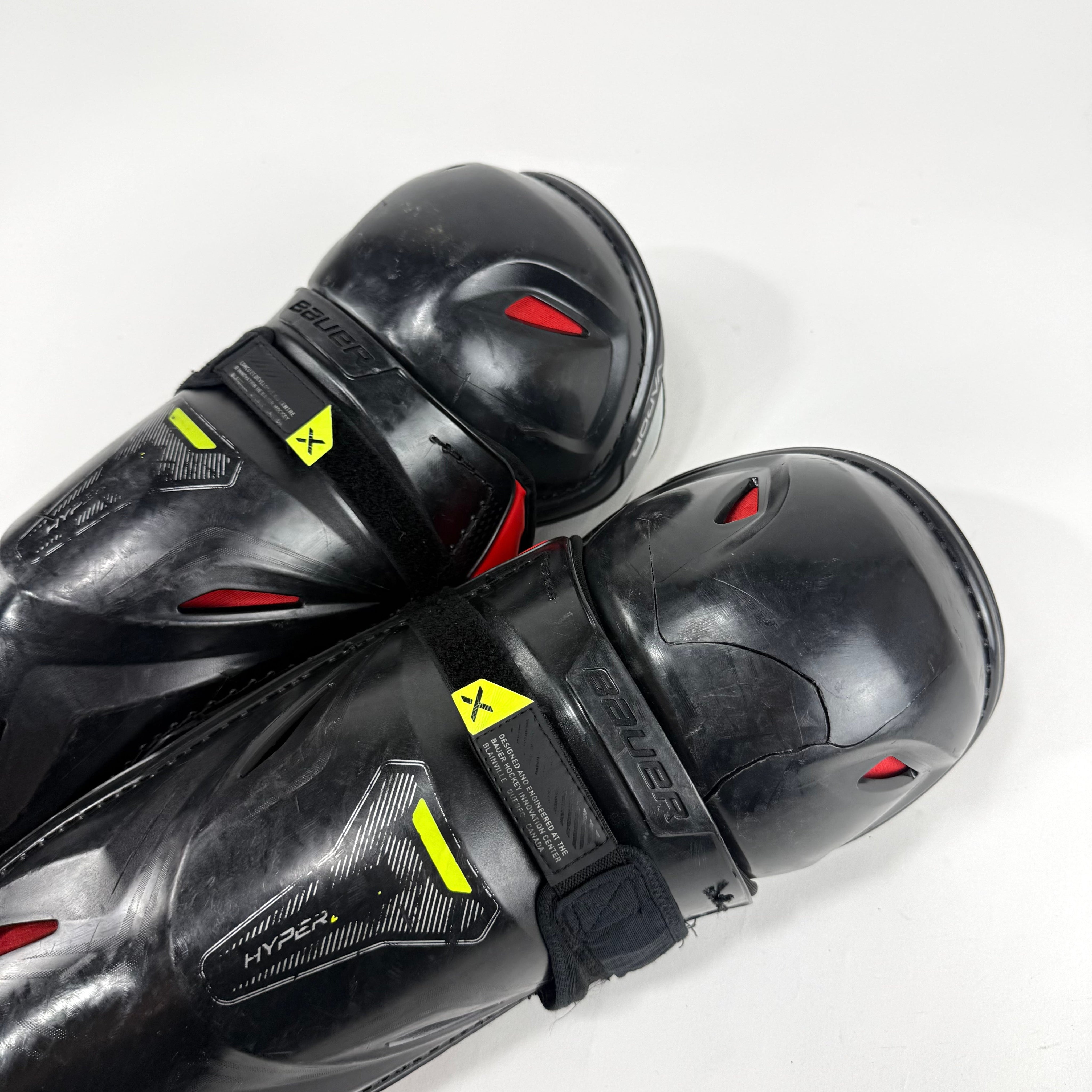 Used Bauer Vapor Hyperlite Shin Guards | 16" | E747 - Top Flight Hockey