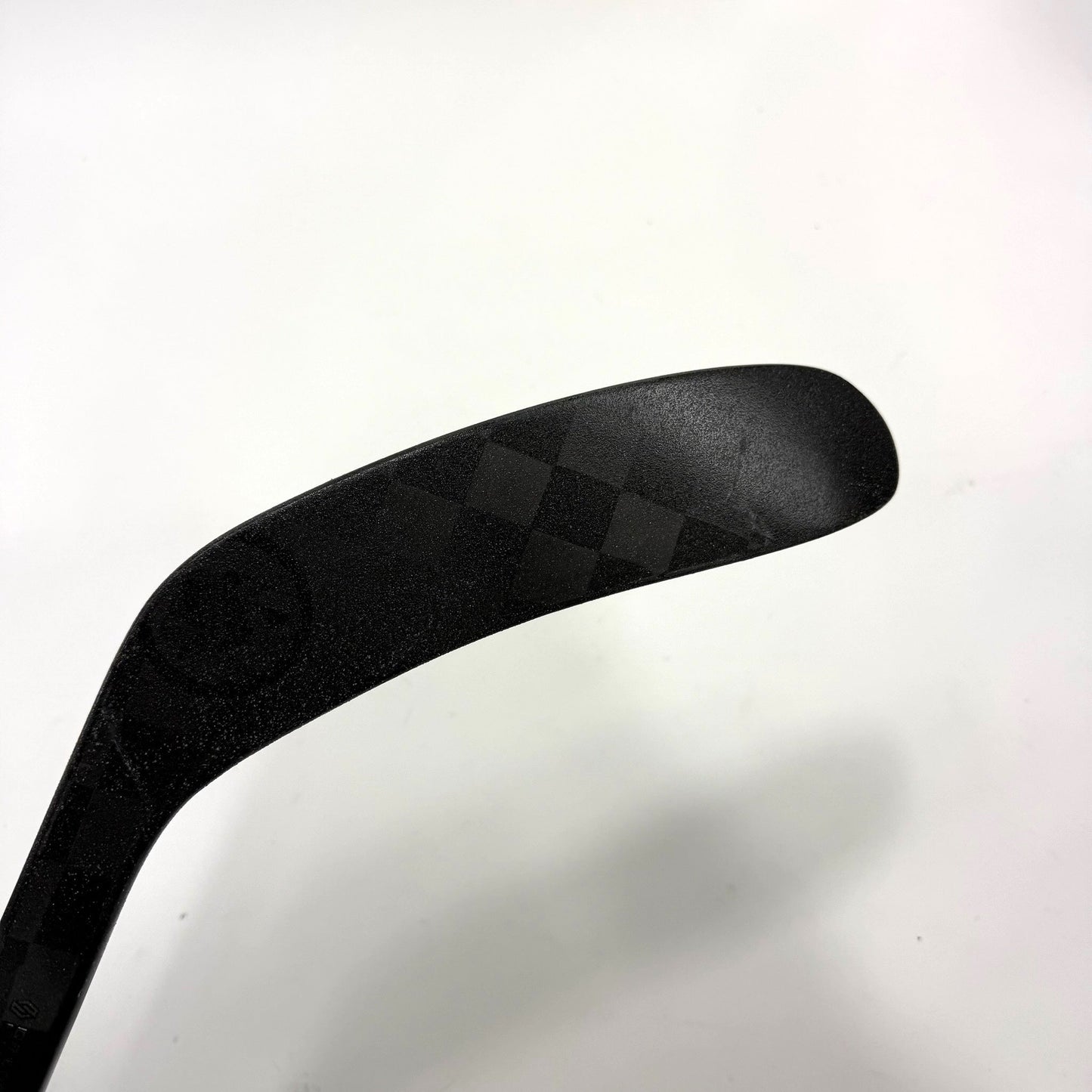 Broken Autographed Left Warrior Covert QR6 | 90 Flex Jurco Pro Curve Grip | Athanasiou | BH178