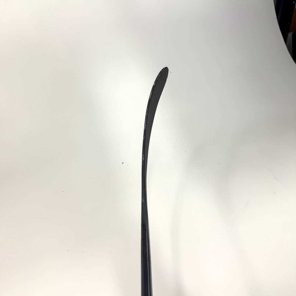Repaired Left Bauer Vapor Hyperlite 2 | 77 Flex P28 Curve Grip | E680 - Top Flight Hockey