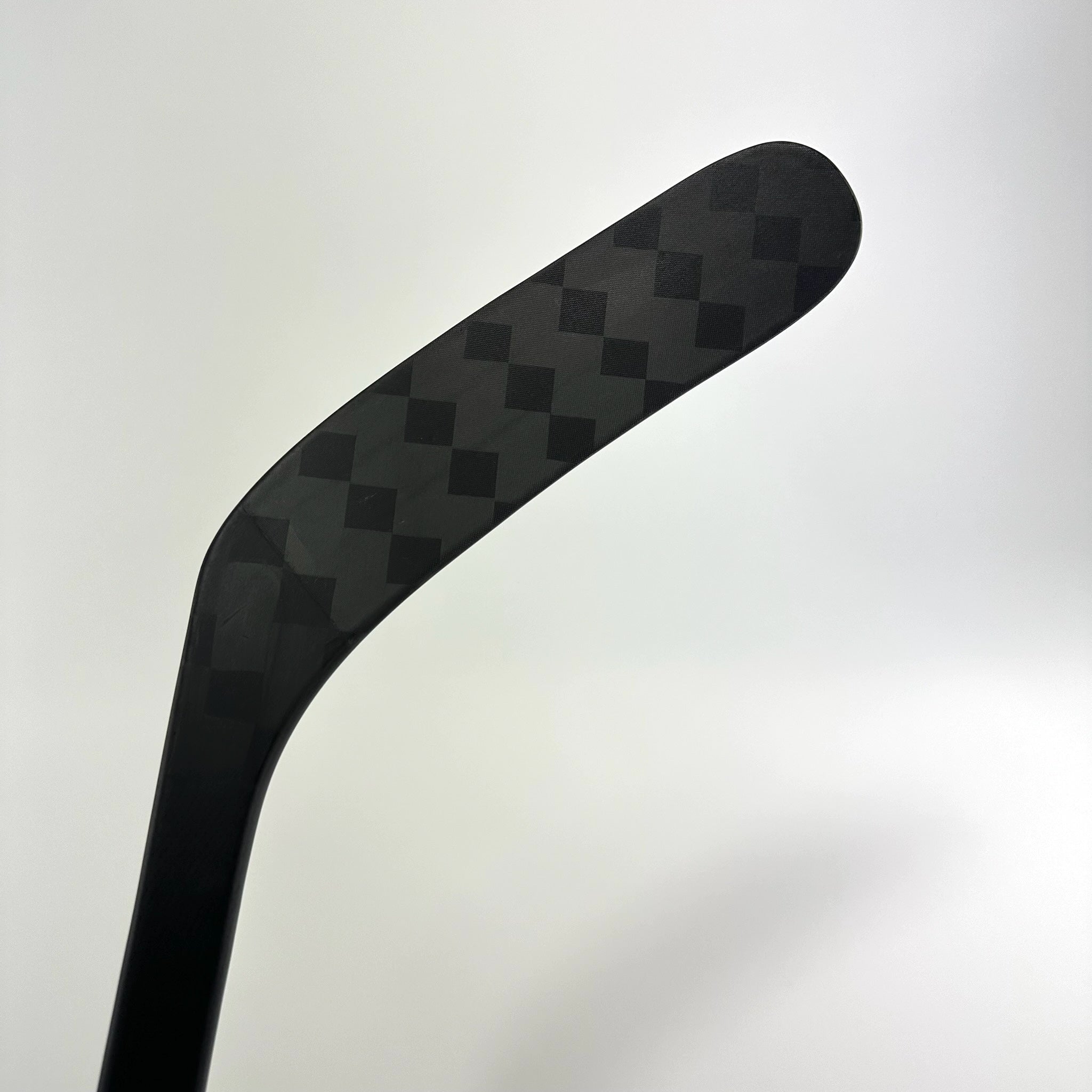 New Right CCM Ribcore Trigger 7 Pro | 80 Flex Mackinnon Curve Grip | Chmelevski | C171