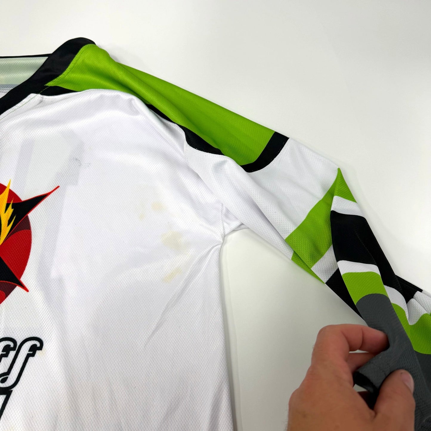 Used White and Green Face off Hockey Jersey | XL | AB743