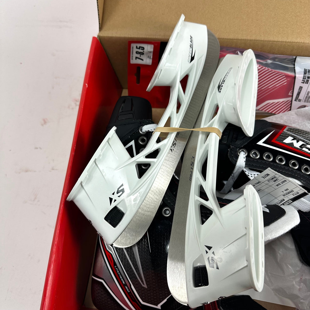 New CCM Jetspeed FT2 Skates | Size 8  | M300 - Top Flight Hockey