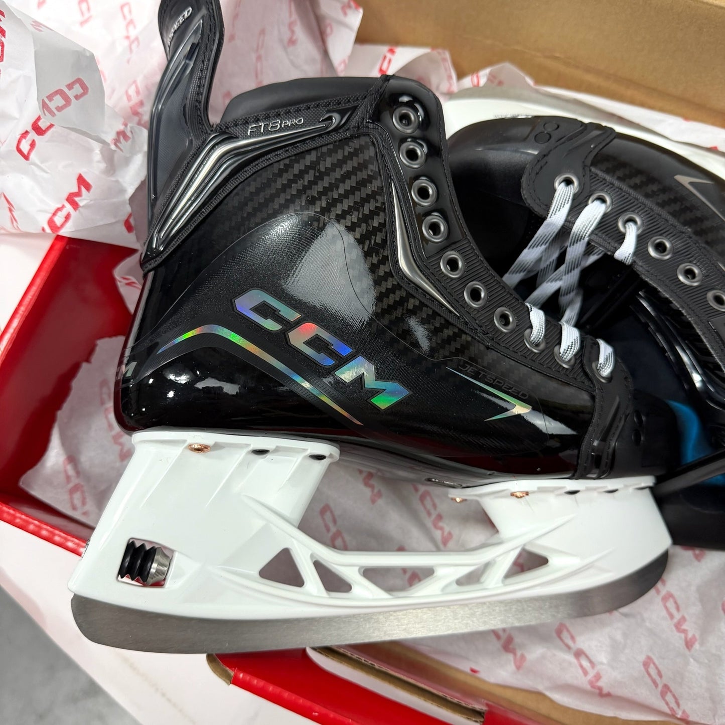 Brand New Total Custom CCM Jetspeed FT8 Pro Skates - Size 6 - Regular