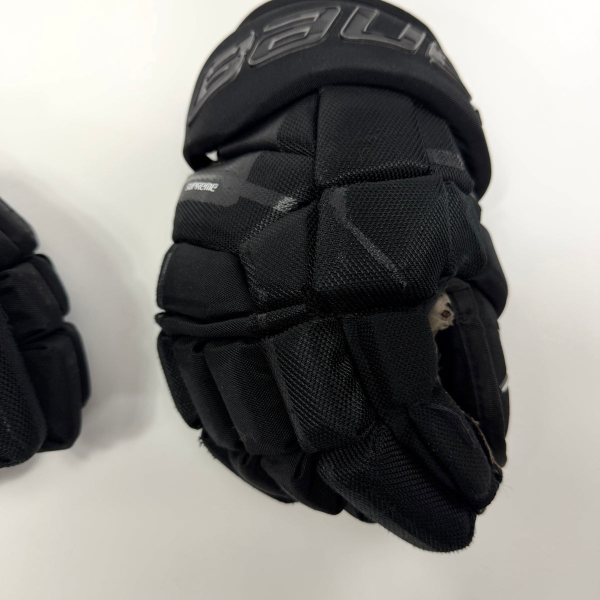 Used Black Bauer Supreme Mach Gloves | 14" | AB779