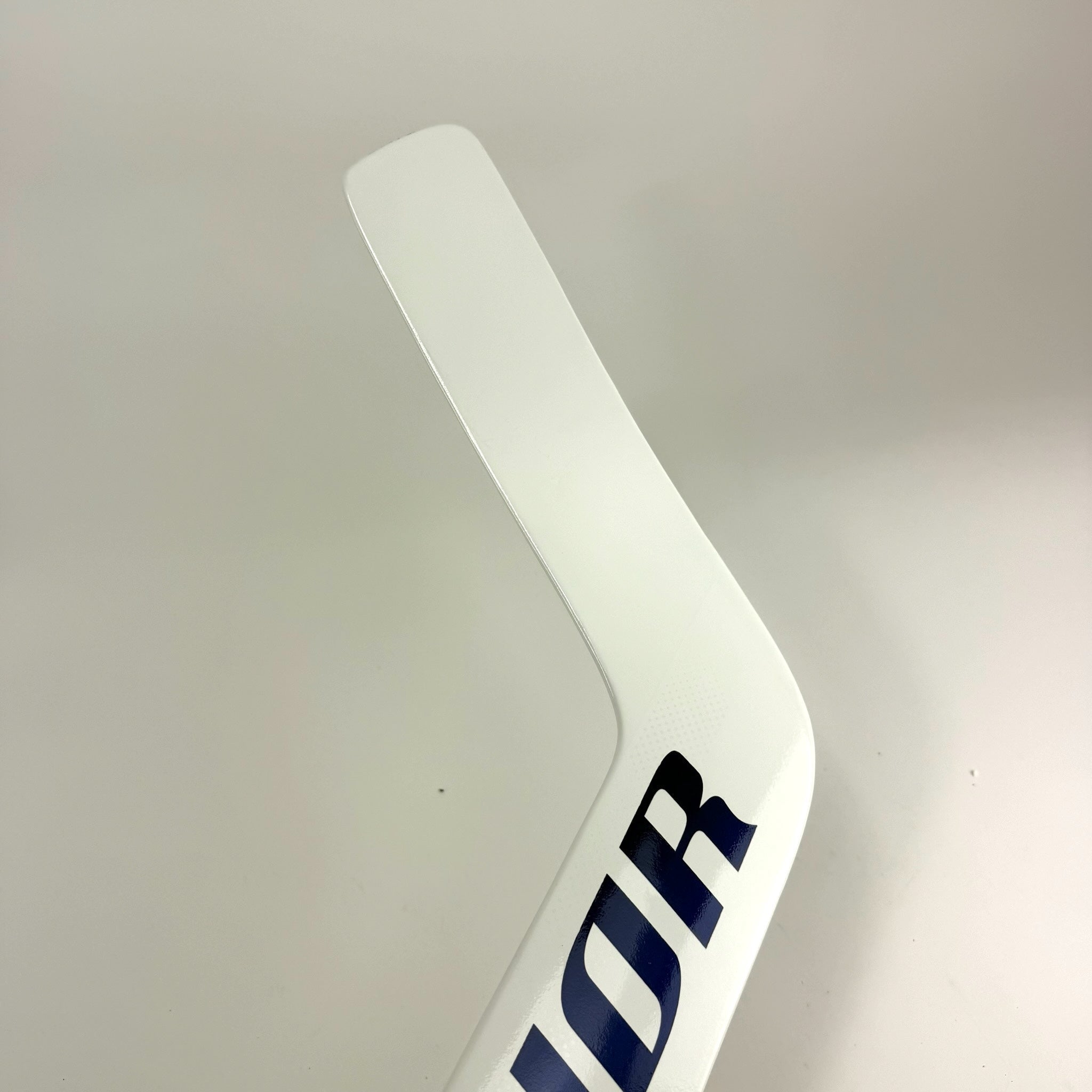 New Regular White and Navy Warrior Ritual V4 | 26" Paddle W31 Curve | Reidler | J789 - Top Flight Hockey