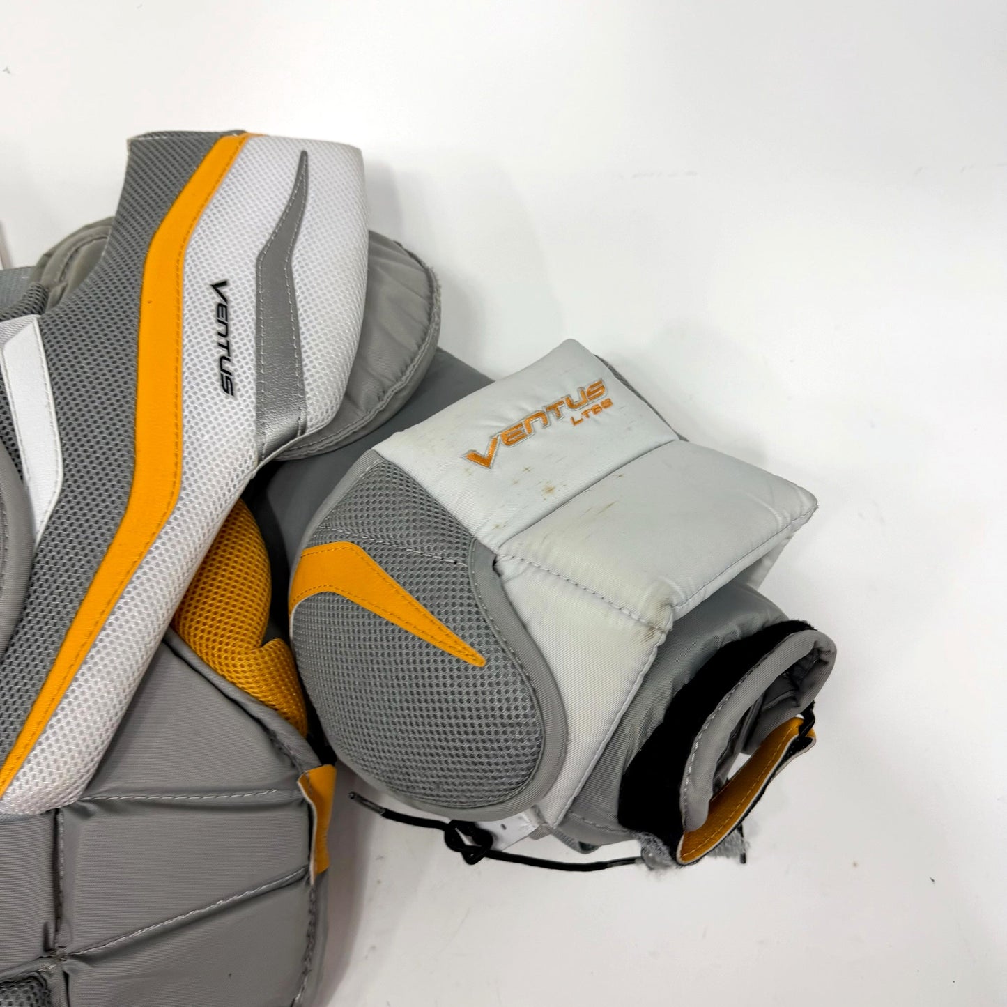 Used Vaughn Ventus LT66 Goalie Chest Protector | Jr Medium | AB480