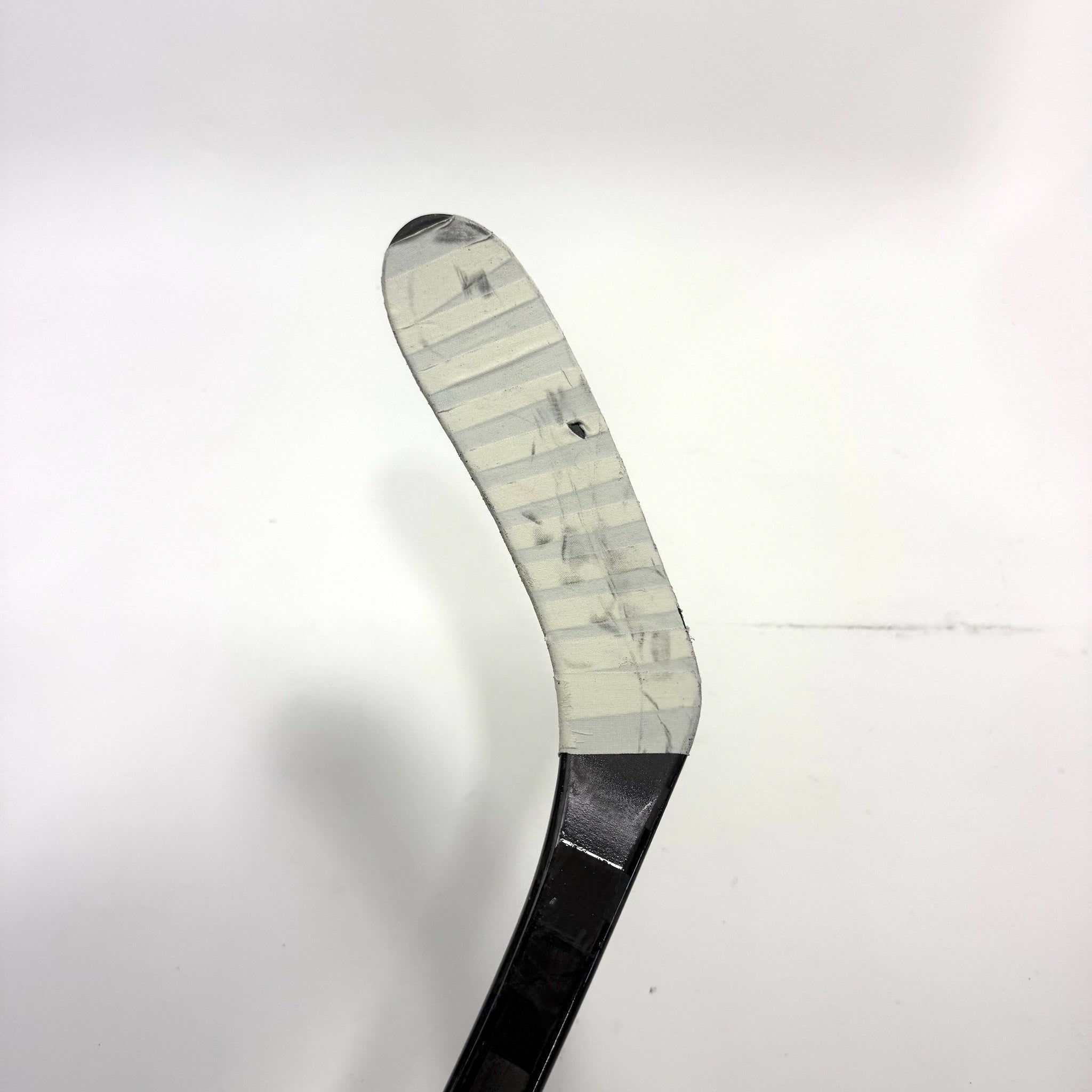 Used Left Red Bauer Pulse | 87 Flex P28 Curve Grip | Matt Gryzelcyk | BH139 - Top Flight Hockey