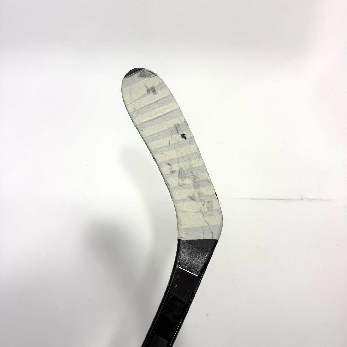 Used Left Red Bauer Pulse | 87 Flex P28 Curve Grip | Matt Gryzelcyk | BH139 - Top Flight Hockey