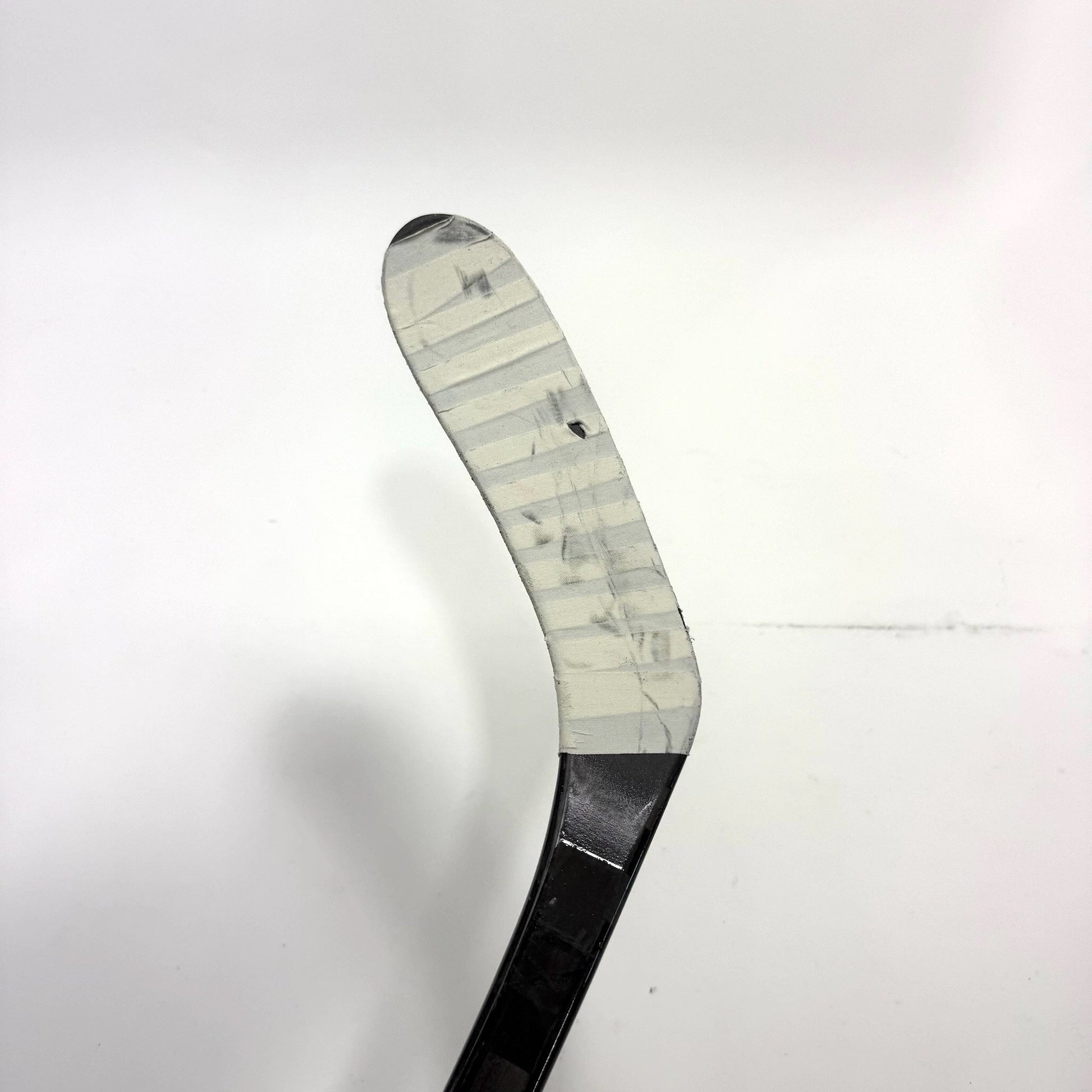 Used Left Red Bauer Pulse | 87 Flex P28 Curve Grip | Matt Gryzelcyk | BH139 - Top Flight Hockey