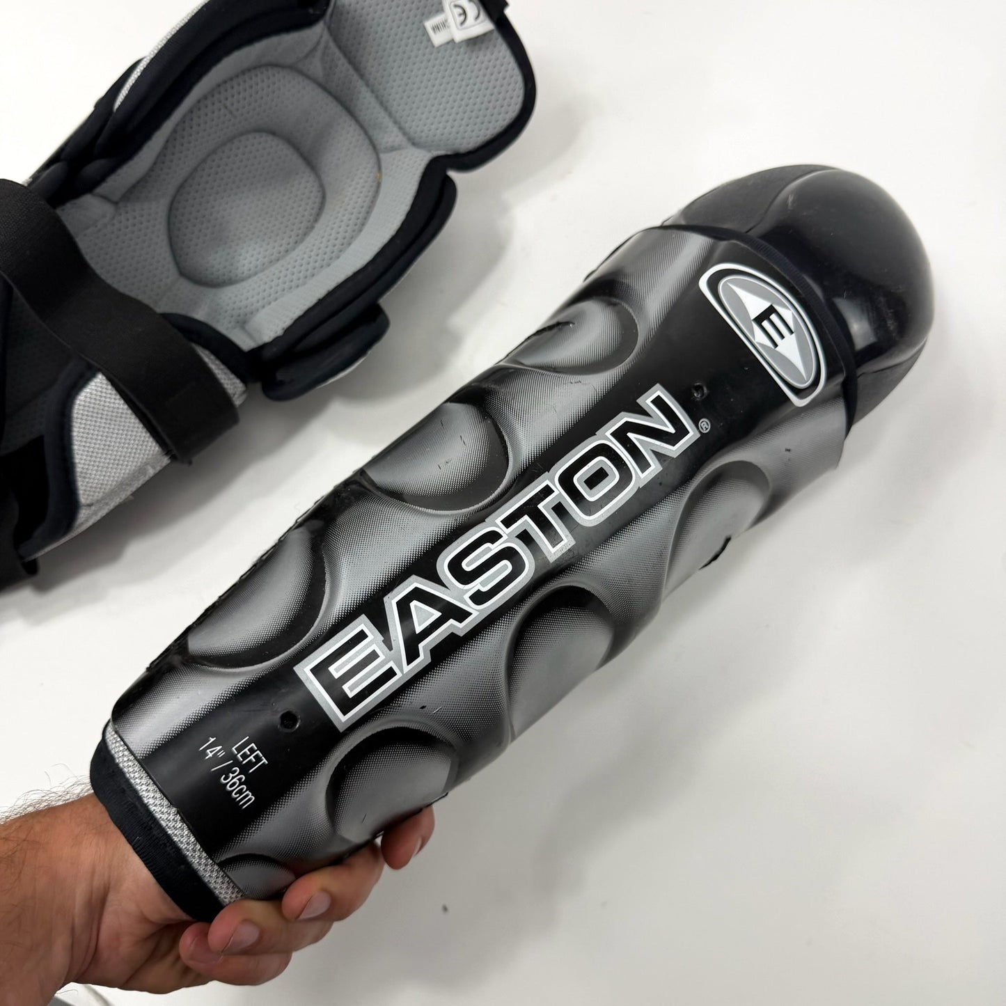Used Easton Ultra Lite Shin Guards | 14" | AB962