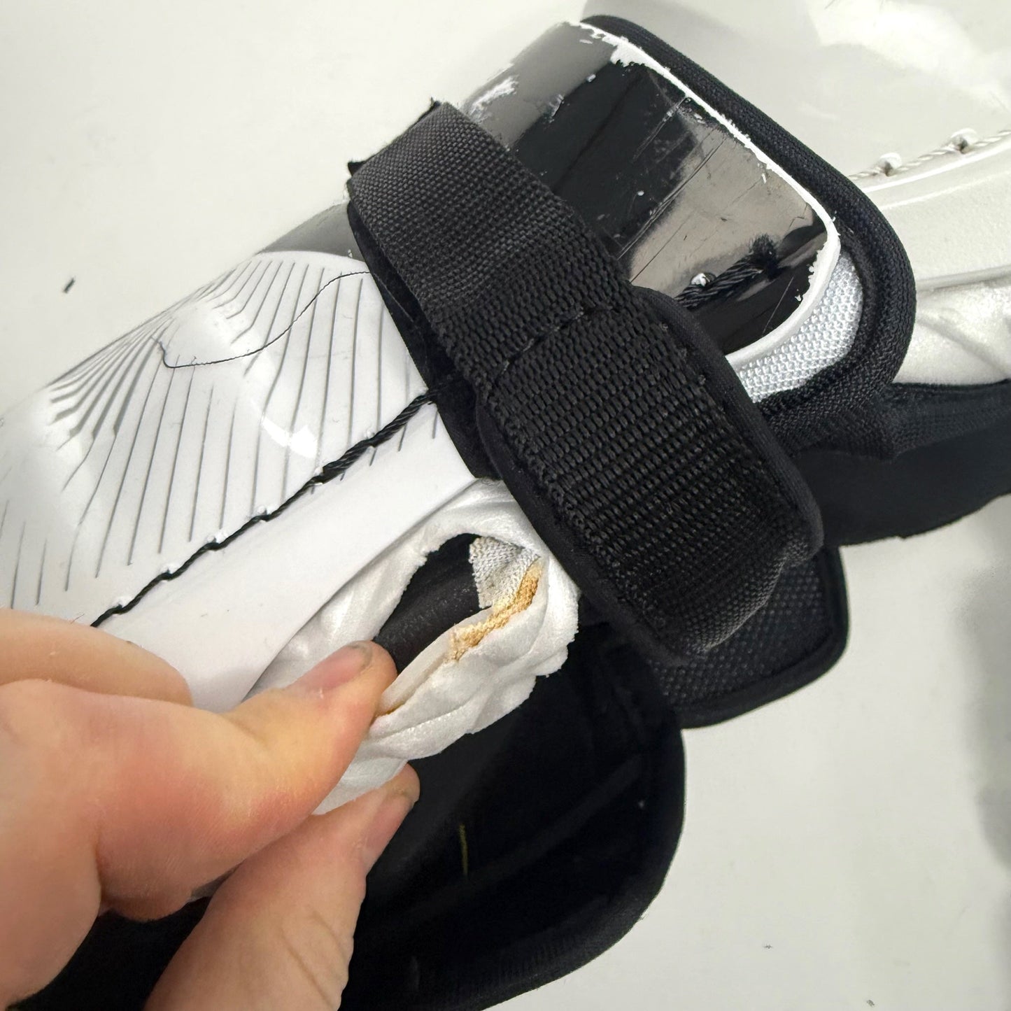 Used CCM Tacks Pro Shin Guards | 16" | BH287