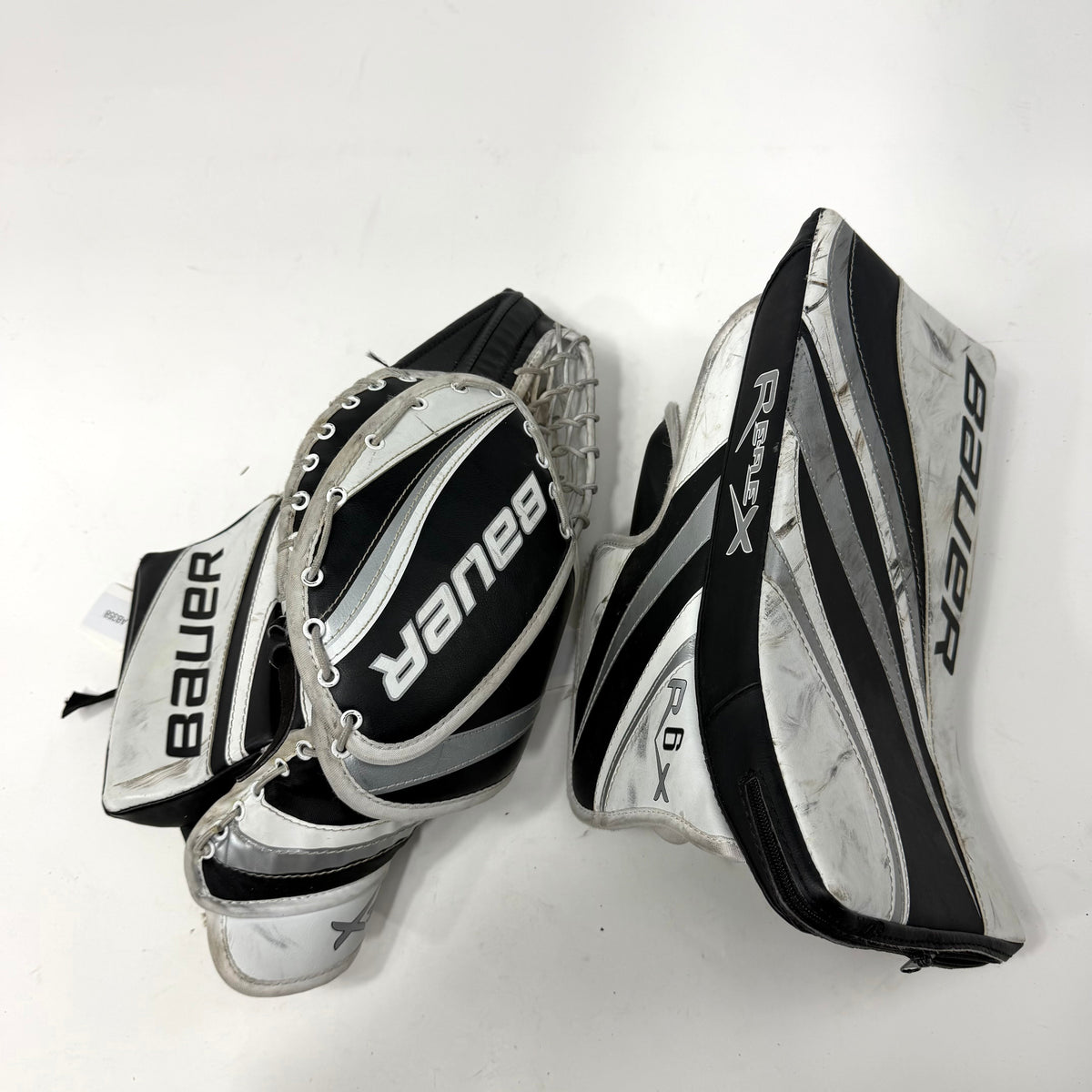 Used White Black and Blue Reebok L7 Junior Goalie Glove | AB359