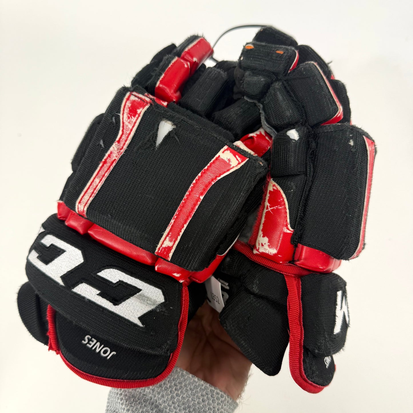 Used Blackhawks CCM HGCL Gloves 13" | L352