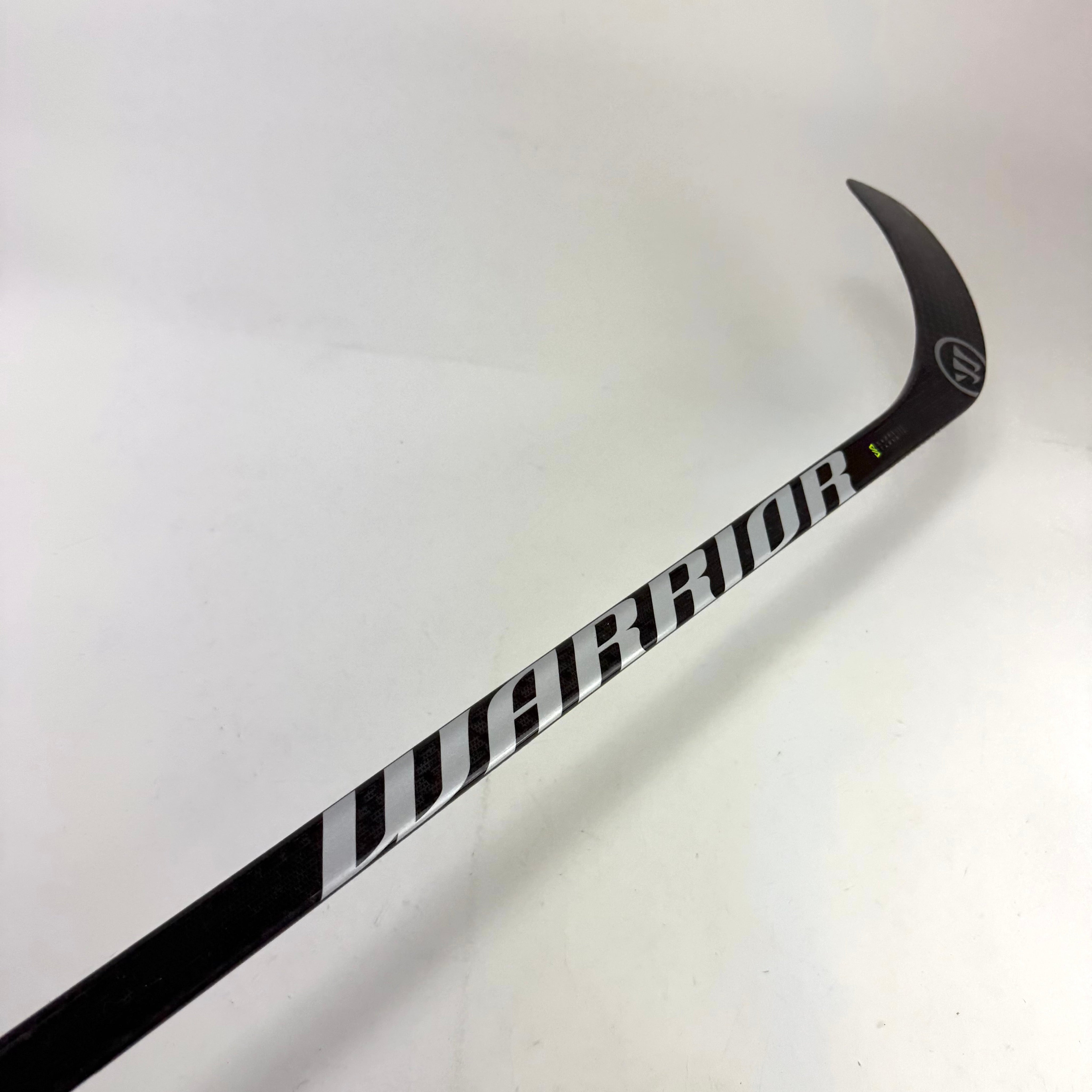 New Right Warrior Alpha LX2 | 85 Flex W88 Curve Grip | E639 - Top Flight Hockey