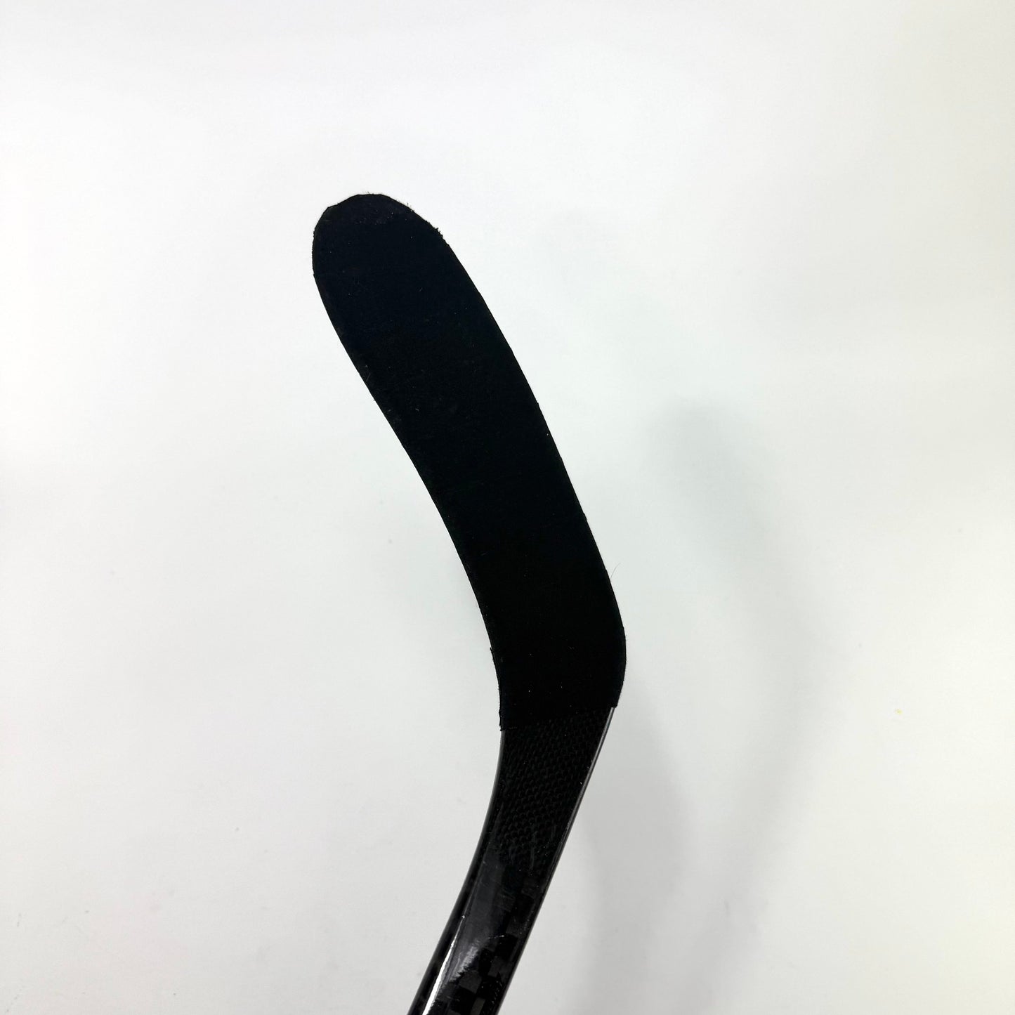 Kucherov Used Black Bauer Vapor Hyperlite | 77 Flex Fisher Pro Curve Grip | K244