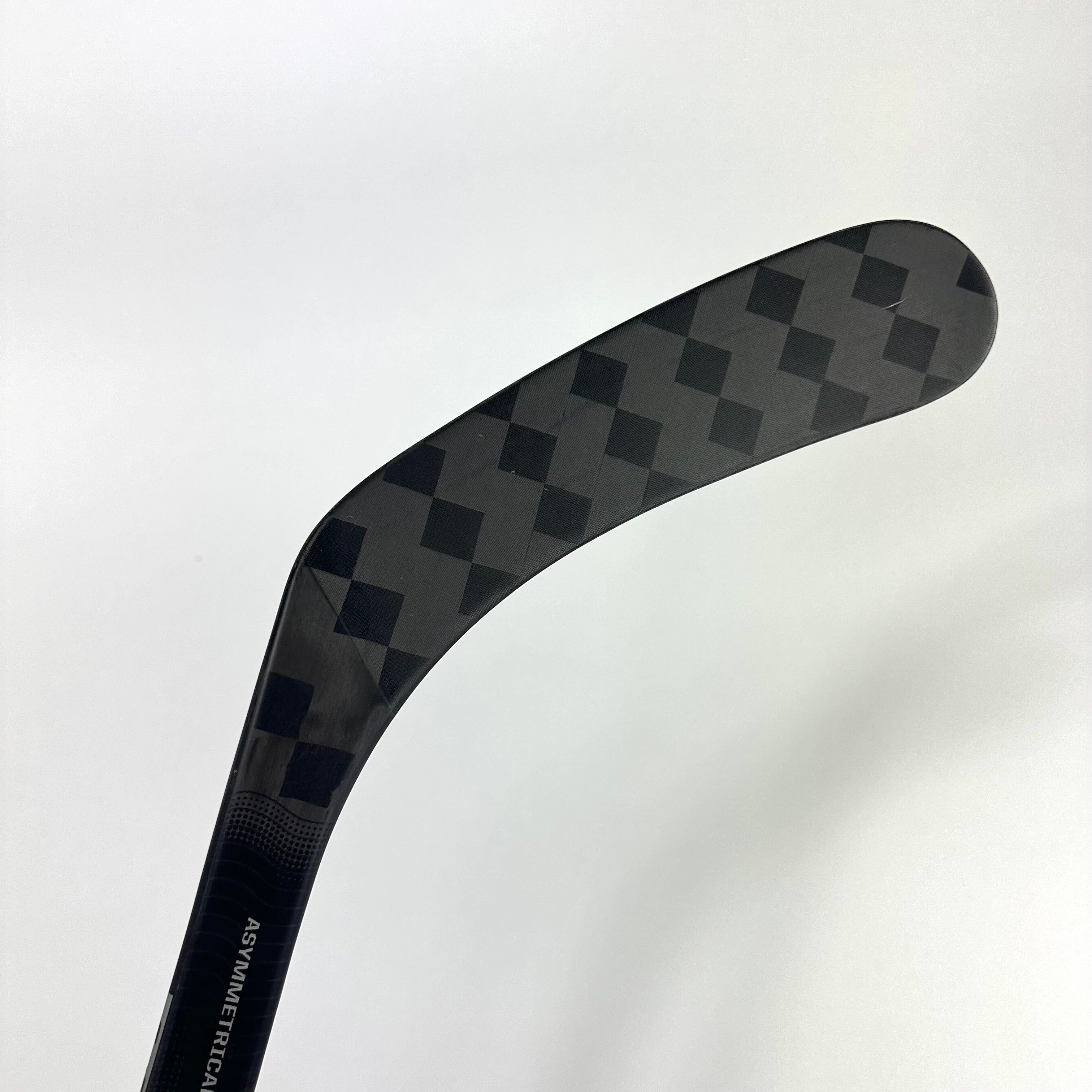 New Right CCM Ribcore Trigger 8 Pro | 90 Flex Custom Curve Grip | Mcleod L221