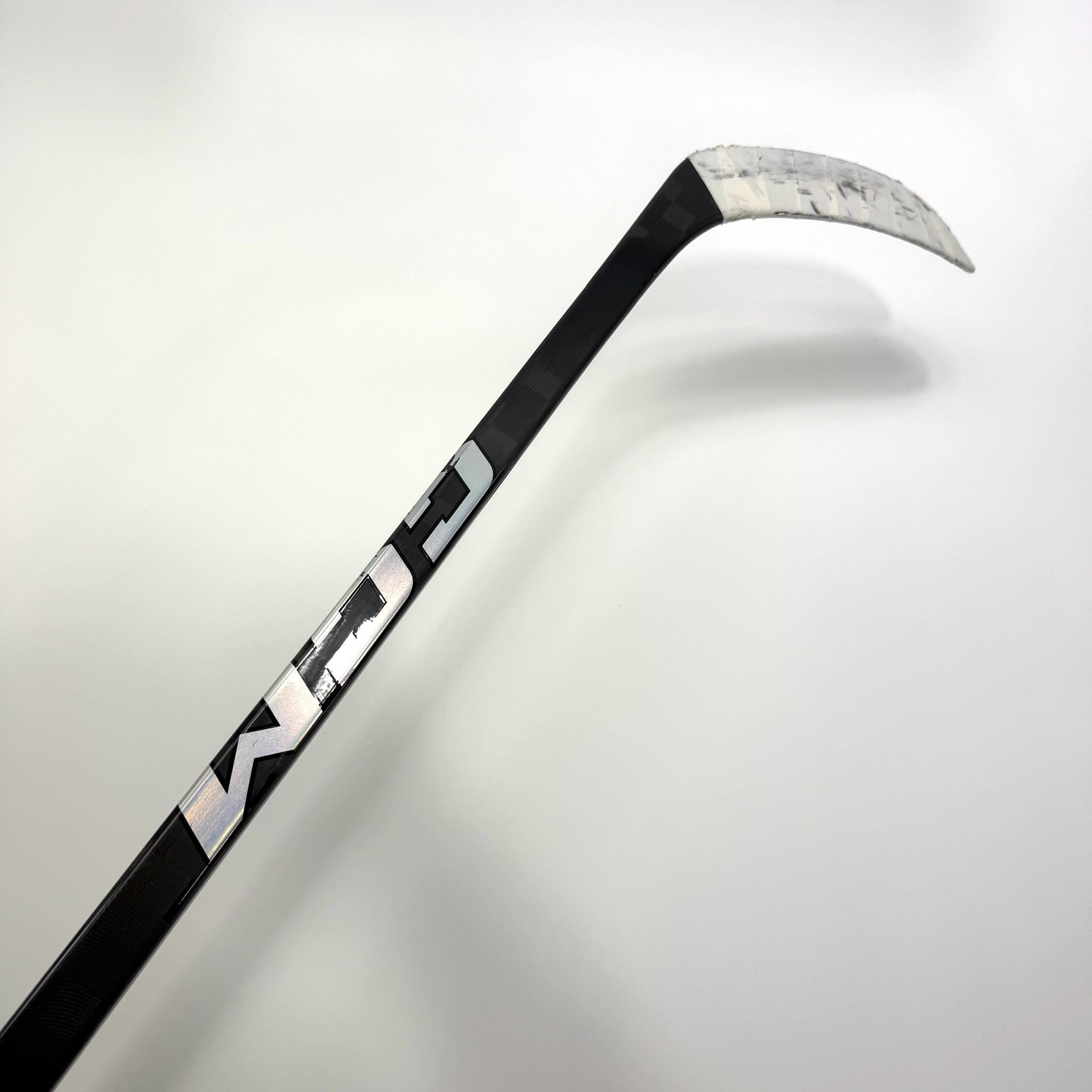 Used Left Black CCM Jetspeed FT8 Pro | 80 Flex P28 Curve Grip | BH421 - Top Flight Hockey