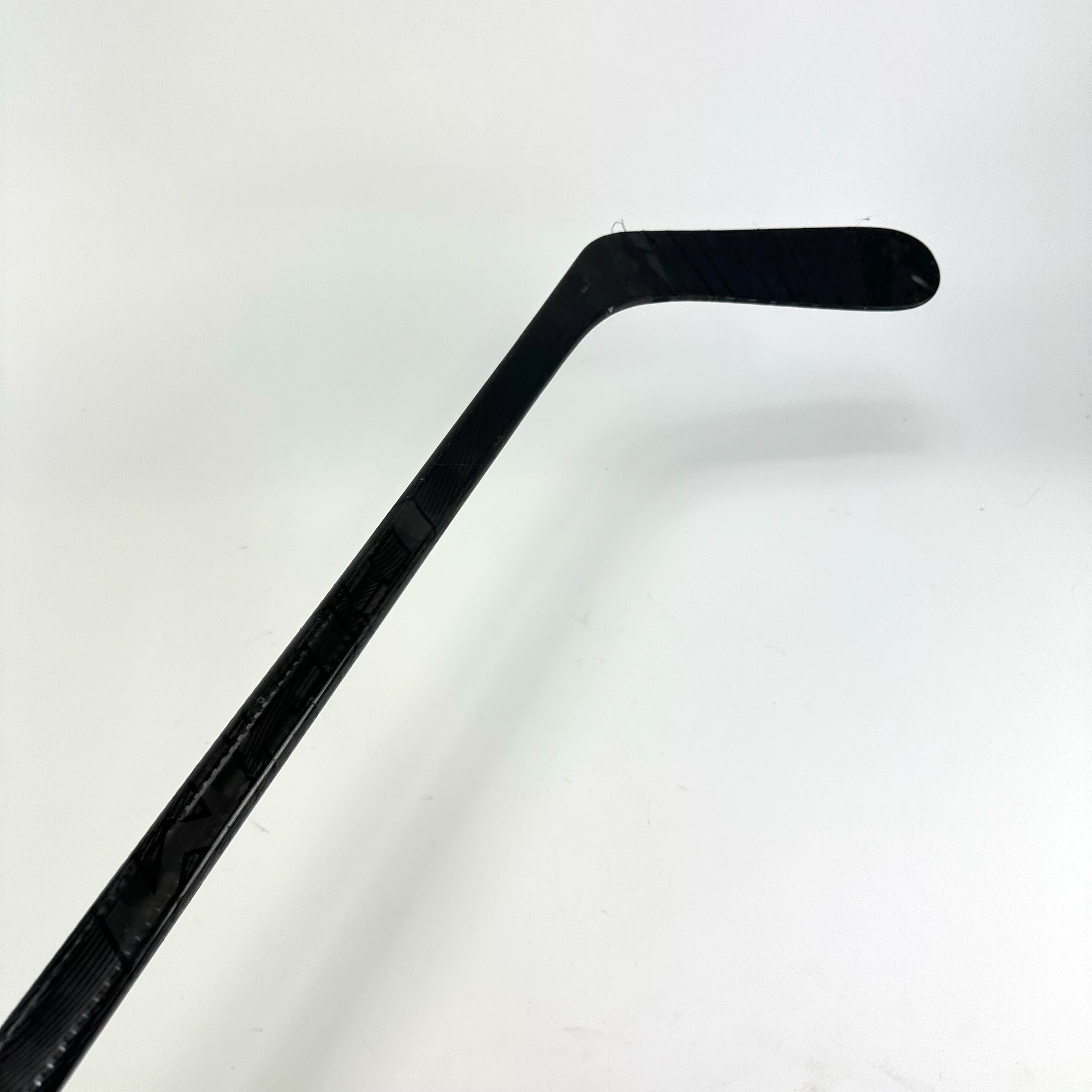 Used Right CCM Ribcore Trigger 7 Pro | 75 Flex P90 Curve Grip | K434