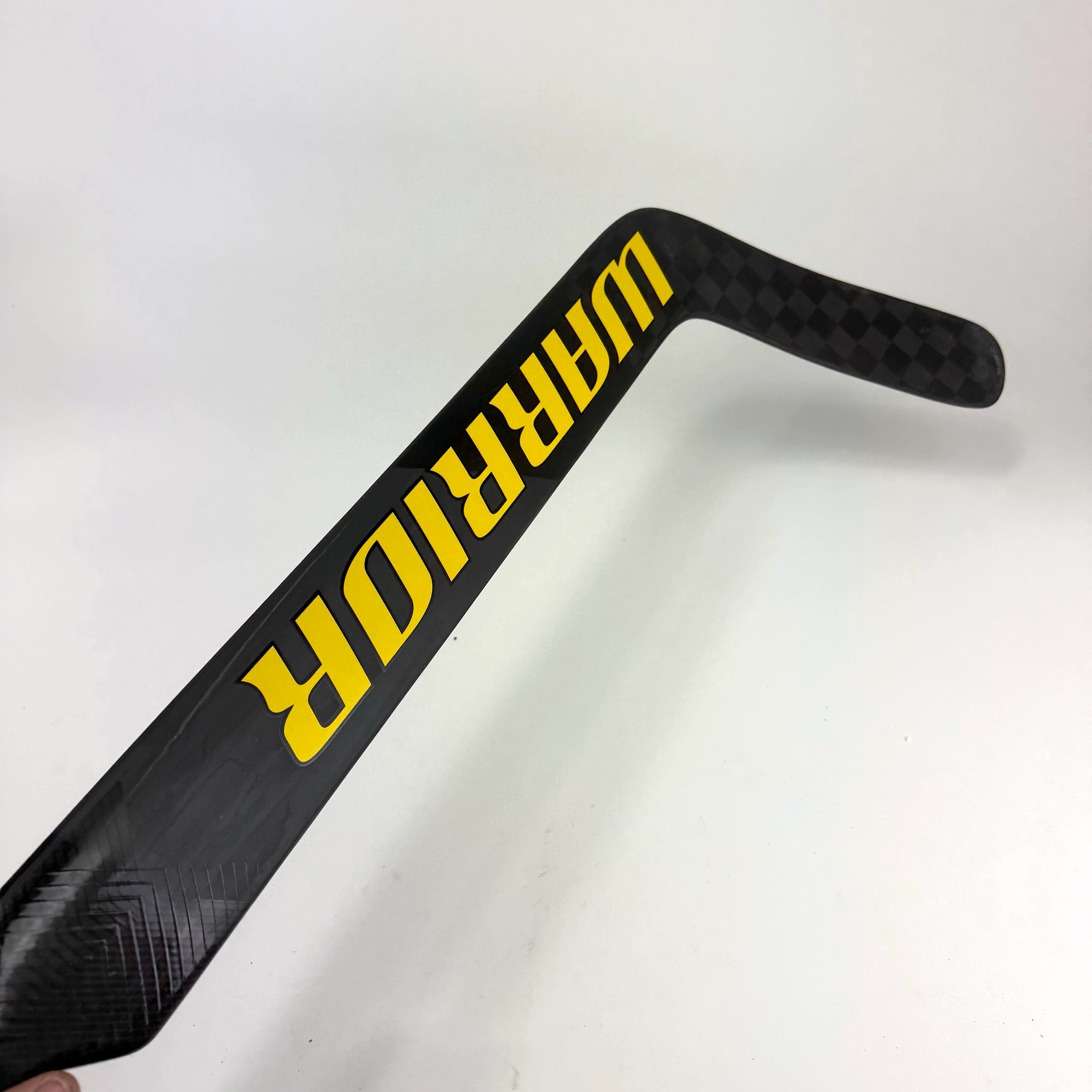 New Full Right Black and Yellow Warrior Ritual V2 Pro+ | 26" Paddle W31 Curve | Bussi | J799 - Top Flight Hockey