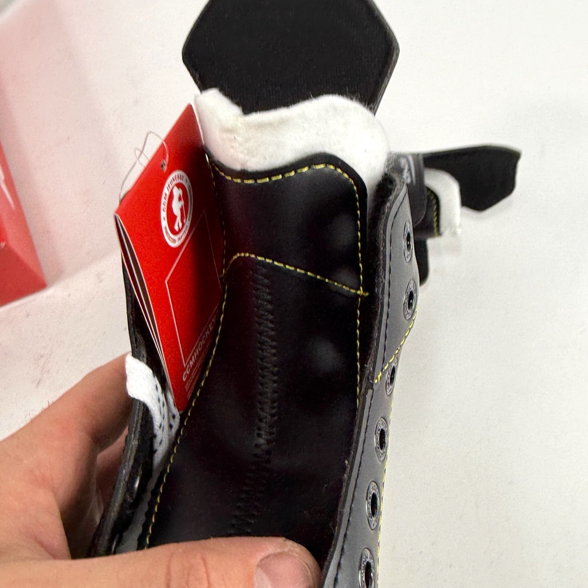 New CCM Tacks 9040 Skates | Yth 9 D - Top Flight Hockey