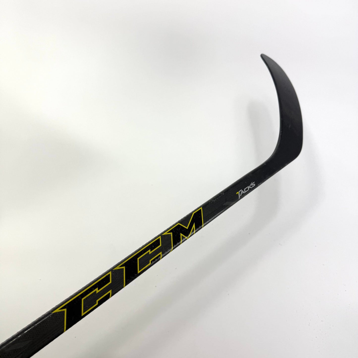 Used Cut CCM Tacks Van Reimsdyke | CH13