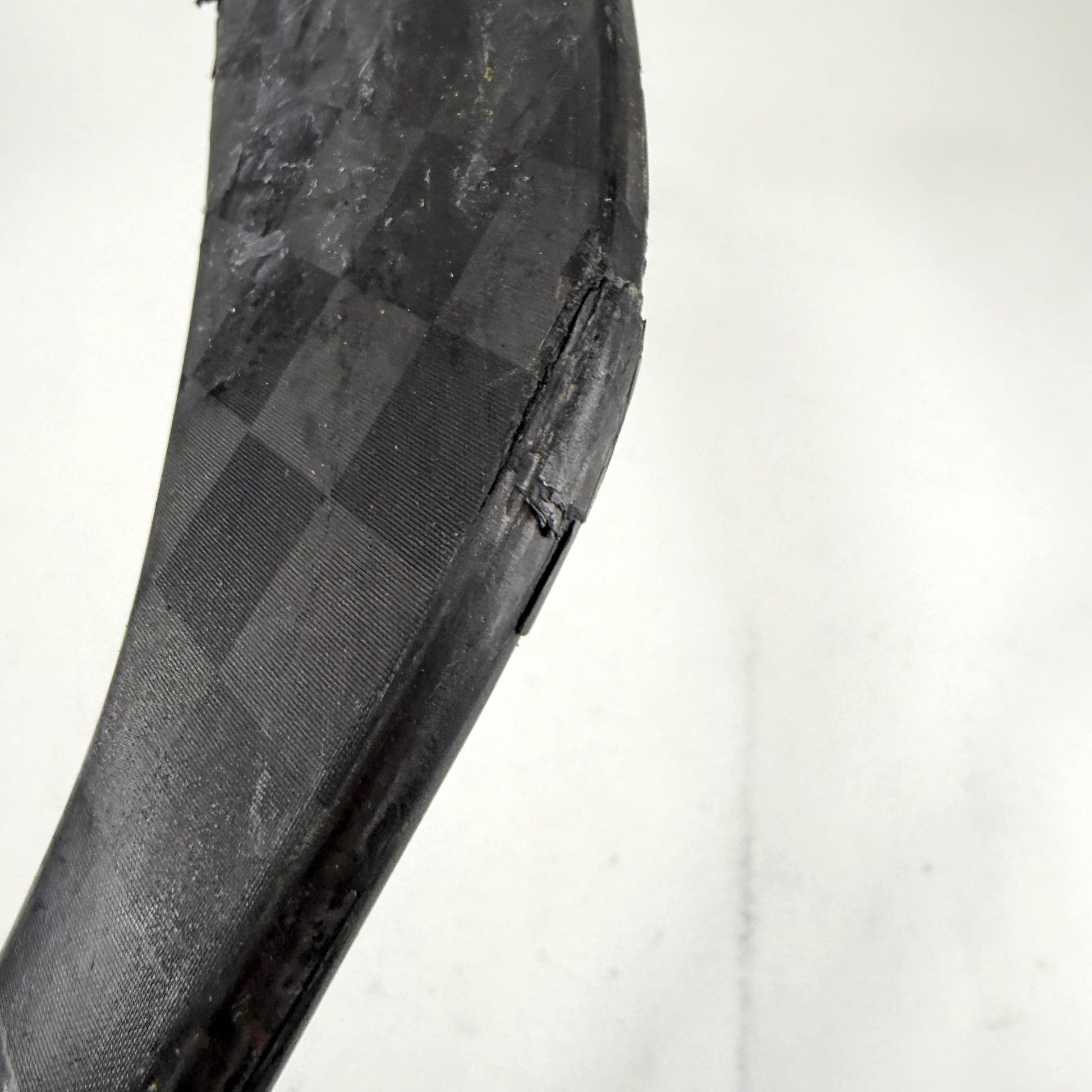 Used Left Purple Vapor Flylite | 82 Flex P28M Curve Grip | J460 - Top Flight Hockey