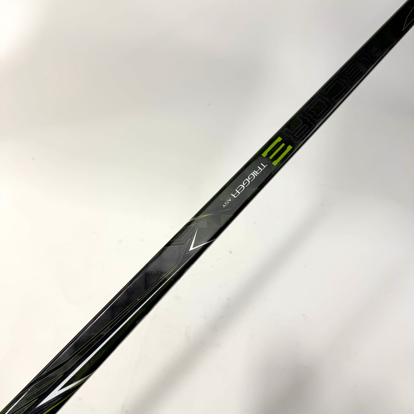 Used Left CCM Ribcor Trigger ASY | 95 Flex P28 Curve Grip | R163