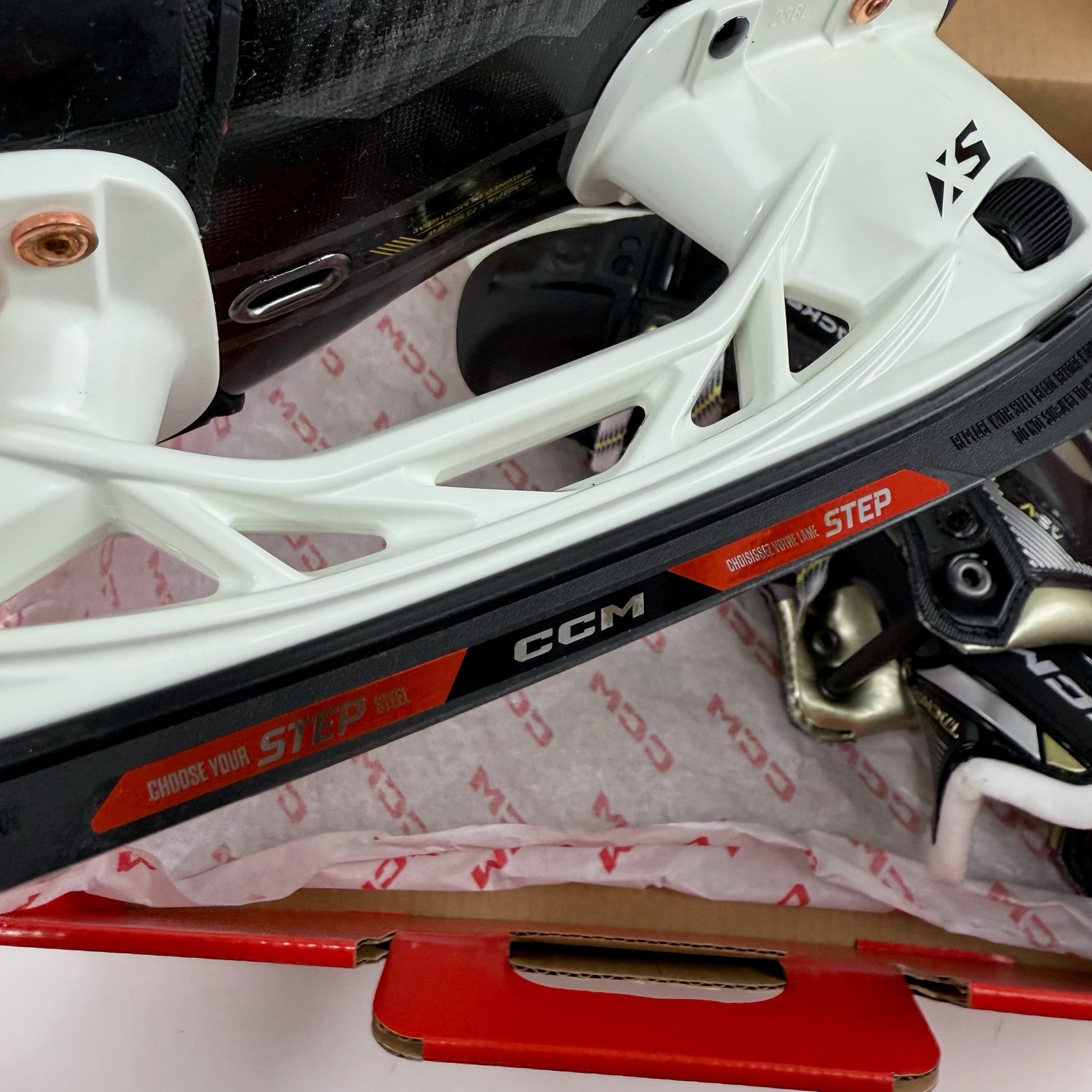 Brand New CCM Super Tacks AS-V Skates | Intermediate Size 5.5 Tapered - #F442 - Top Flight Hockey