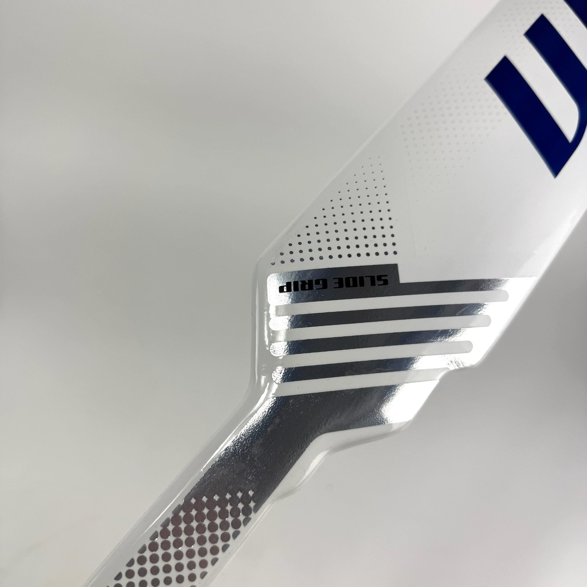 New Regular White/Royal Warrior Ritual V4 Goalie Stick | 25" Paddle Wedge Curve | Lankinen | R281 - Top Flight Hockey