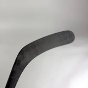 New Right Black Bauer Vapor Hyperlite2 | 87 Flex Malkin Pro Curve Grip | E785 - Top Flight Hockey