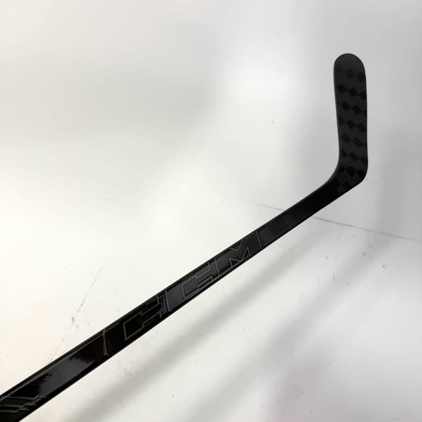 New Left Black CCM Tacks XF Ghost | 50 Flex P90T Curve Grip | J233 - Top Flight Hockey