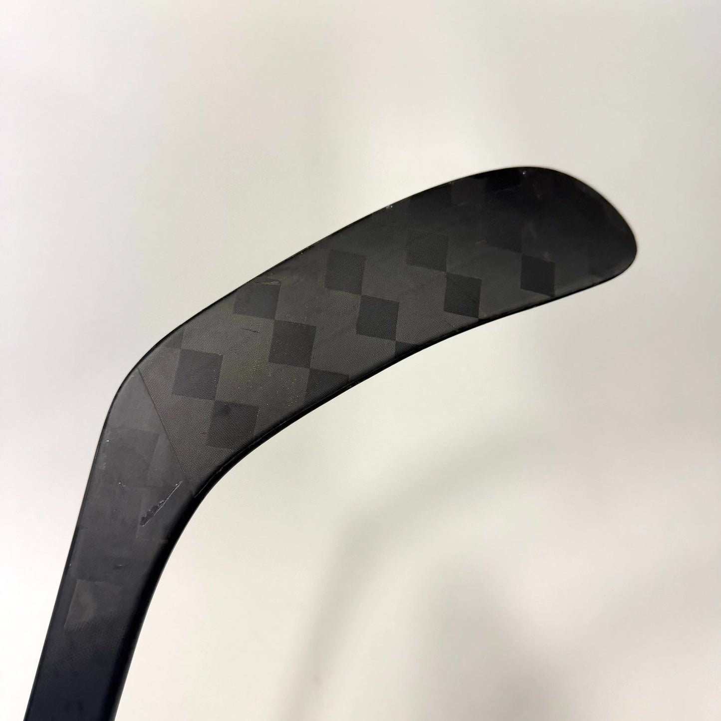 Used Left Black CCM Jetspeed FT8 Pro | 70 Flex P28 Curve Grip | AB989