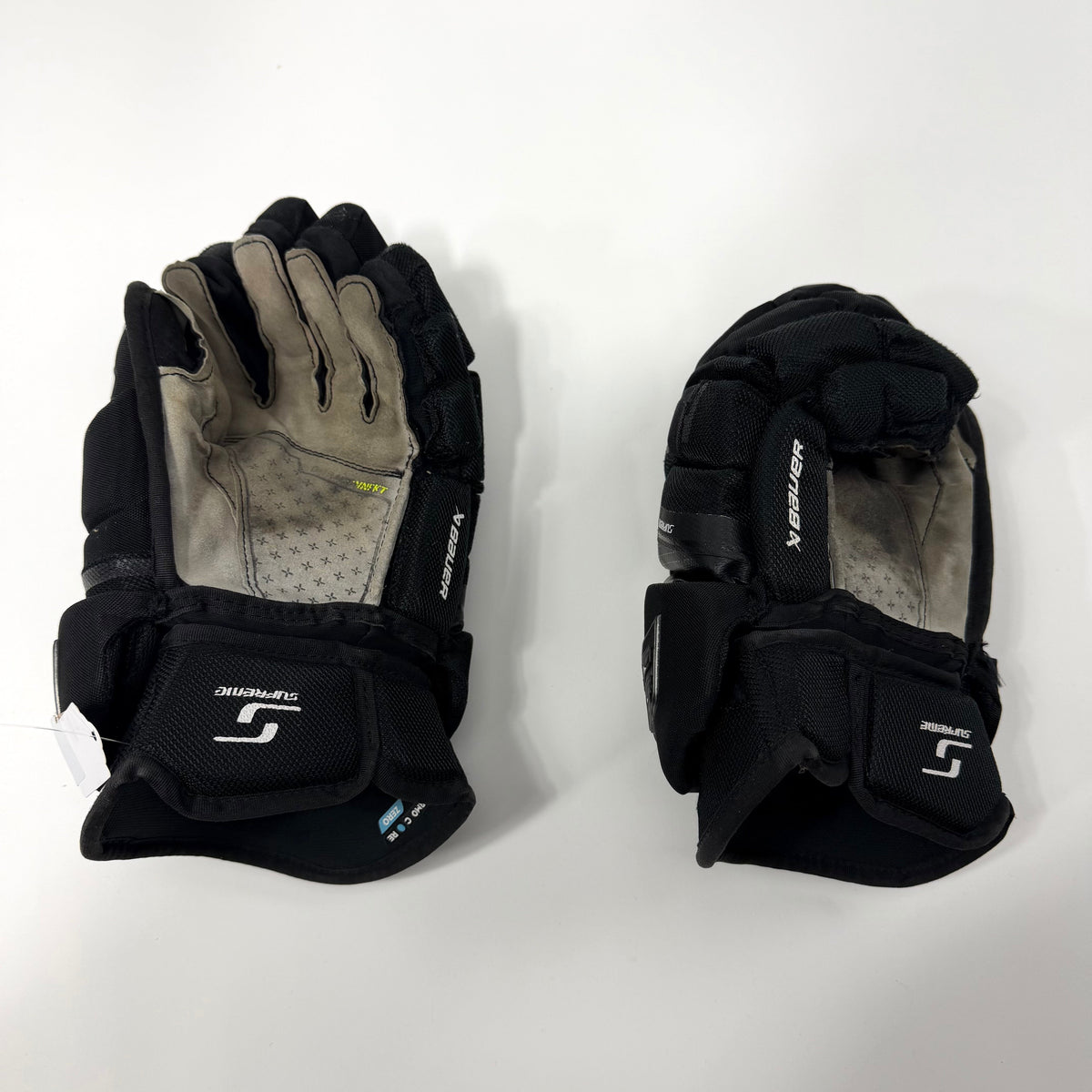 Used Black Bauer Supreme Mach Gloves | 14" | AB779
