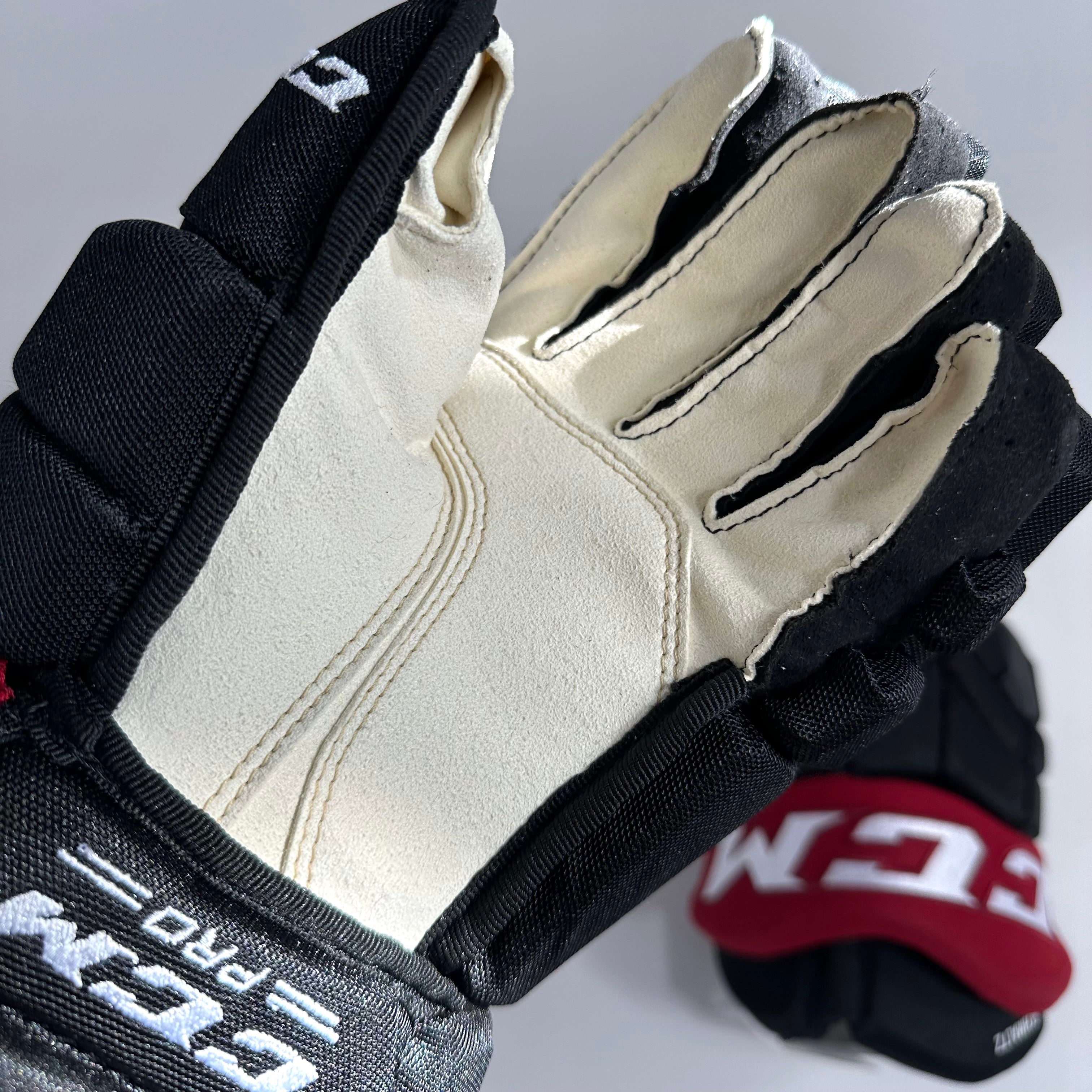 Brand New CCM HGTK Gloves Arizona Coyotes - Schmaltz 14"