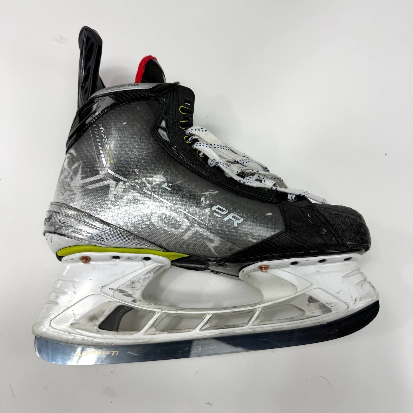 Used Bauer Vapor Hyperlite Skates | Size 10 Fit 1 | AB787