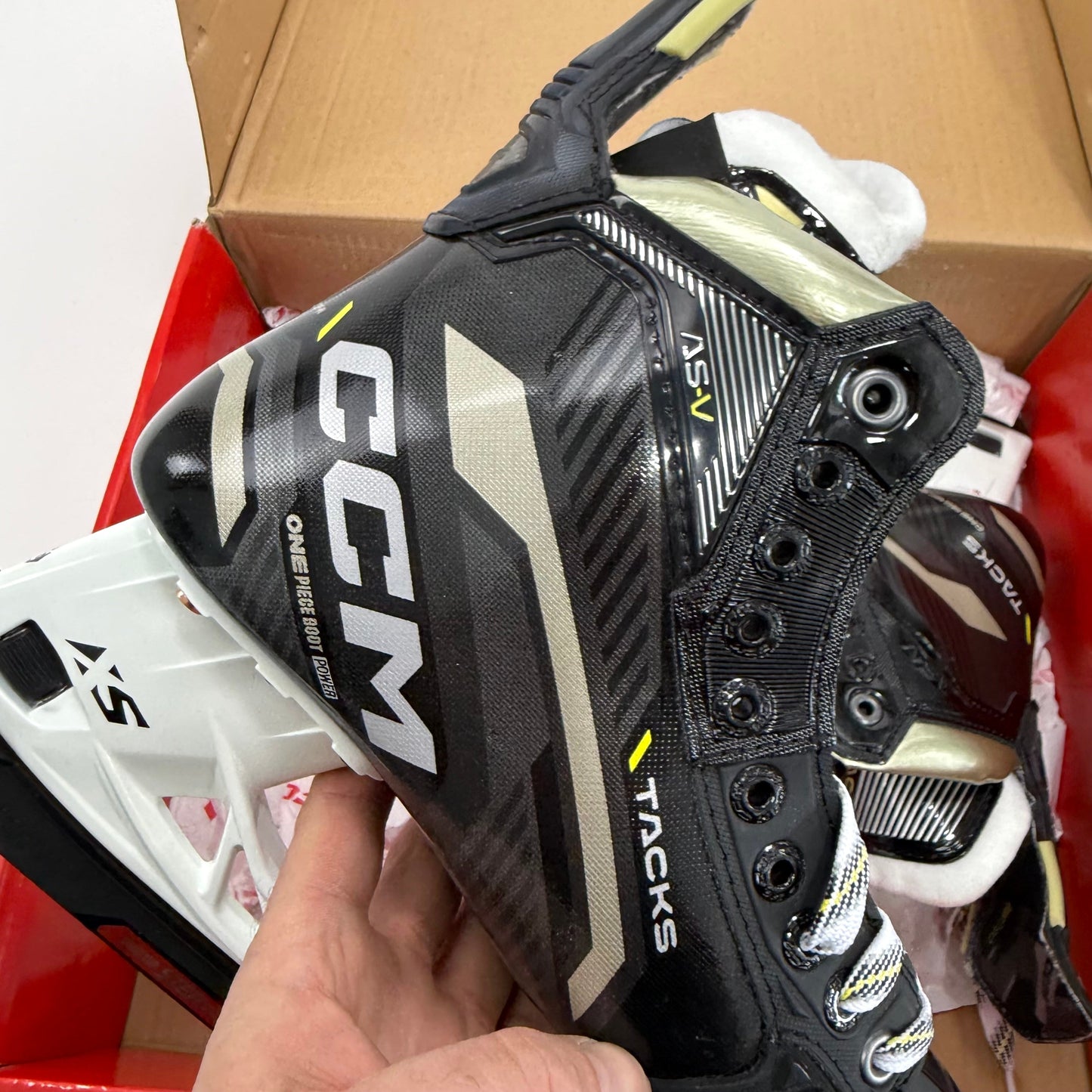 New CCM Tacks ASV Skates | Size 6.5 Tapered | CCM469 - Top Flight Hockey