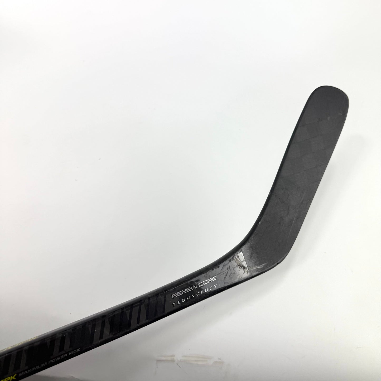 Broken Caggiula Bauer Supreme 2S Pro | CH25