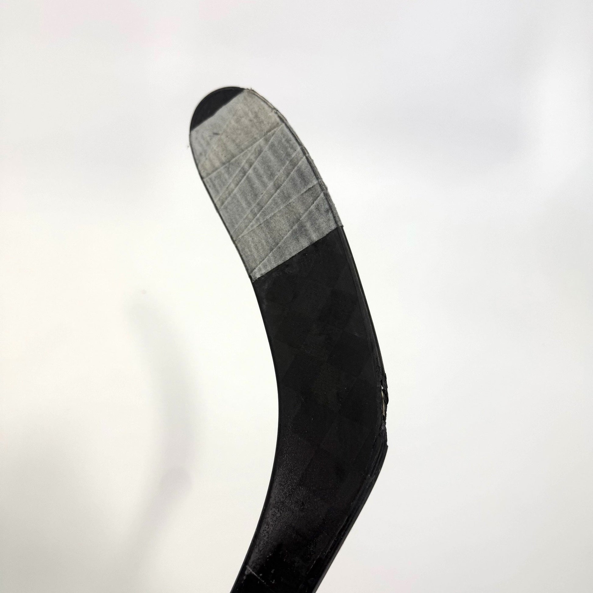 Used Left Red Bauer Vapor Flylite | 70 Flex P28 Curve Grip | BH498 - Top Flight Hockey